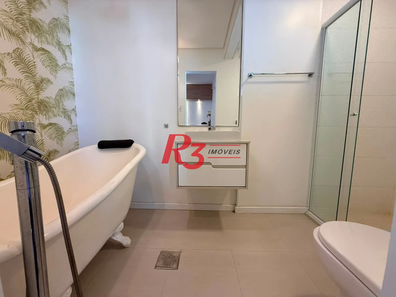 Apartamento com 3 dormitórios à venda, 145 m² por R$ 1.350.000,00 - Pompéia - Santos/SP