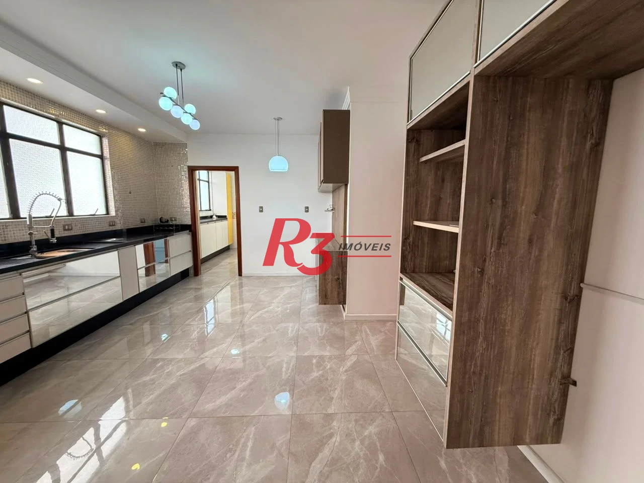 Apartamento com 3 dormitórios à venda, 145 m² por R$ 1.350.000,00 - Pompéia - Santos/SP