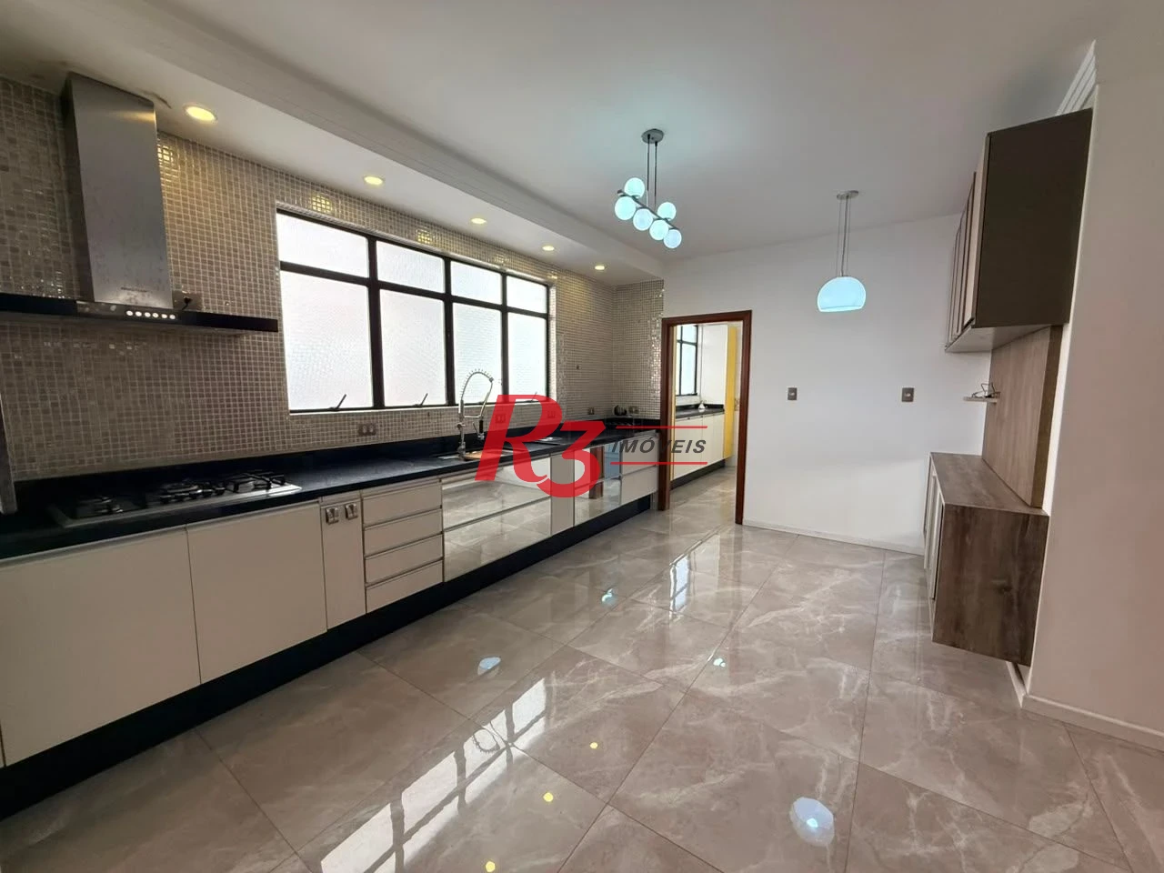 Apartamento com 3 dormitórios à venda, 145 m² por R$ 1.350.000,00 - Pompéia - Santos/SP