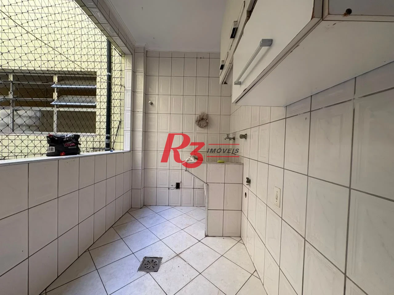 Apartamento com 2 dormitórios para alugar, 90 m² por R$ 3.200,00/mês - Gonzaga - Santos/SP