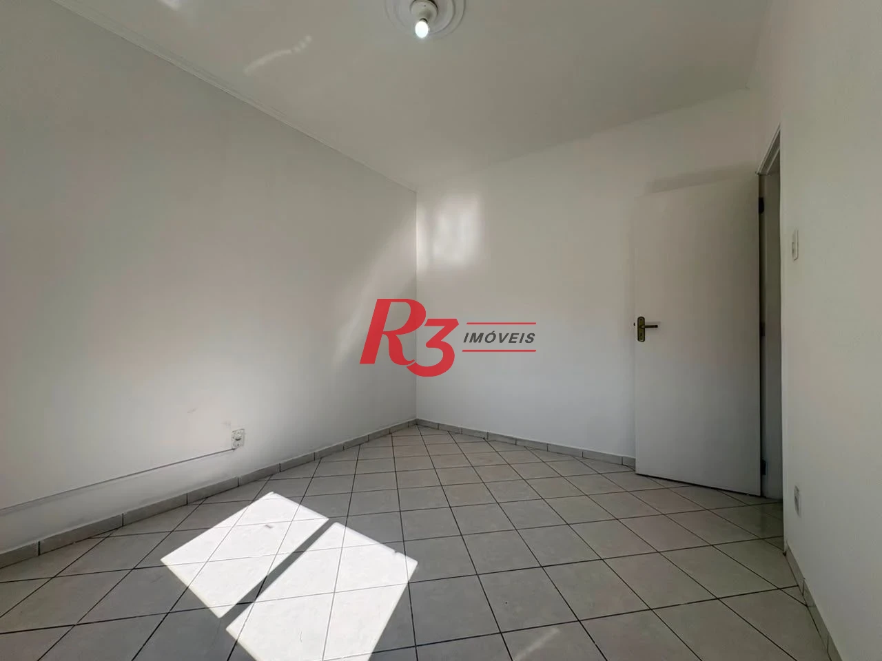 Apartamento com 2 dormitórios para alugar, 90 m² por R$ 3.200,00/mês - Gonzaga - Santos/SP