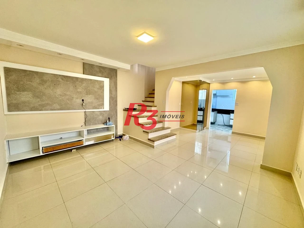 Sobrado com 3 dormitórios para alugar, 108 m² por R$ 5.500,00/mês - Embaré - Santos/SP