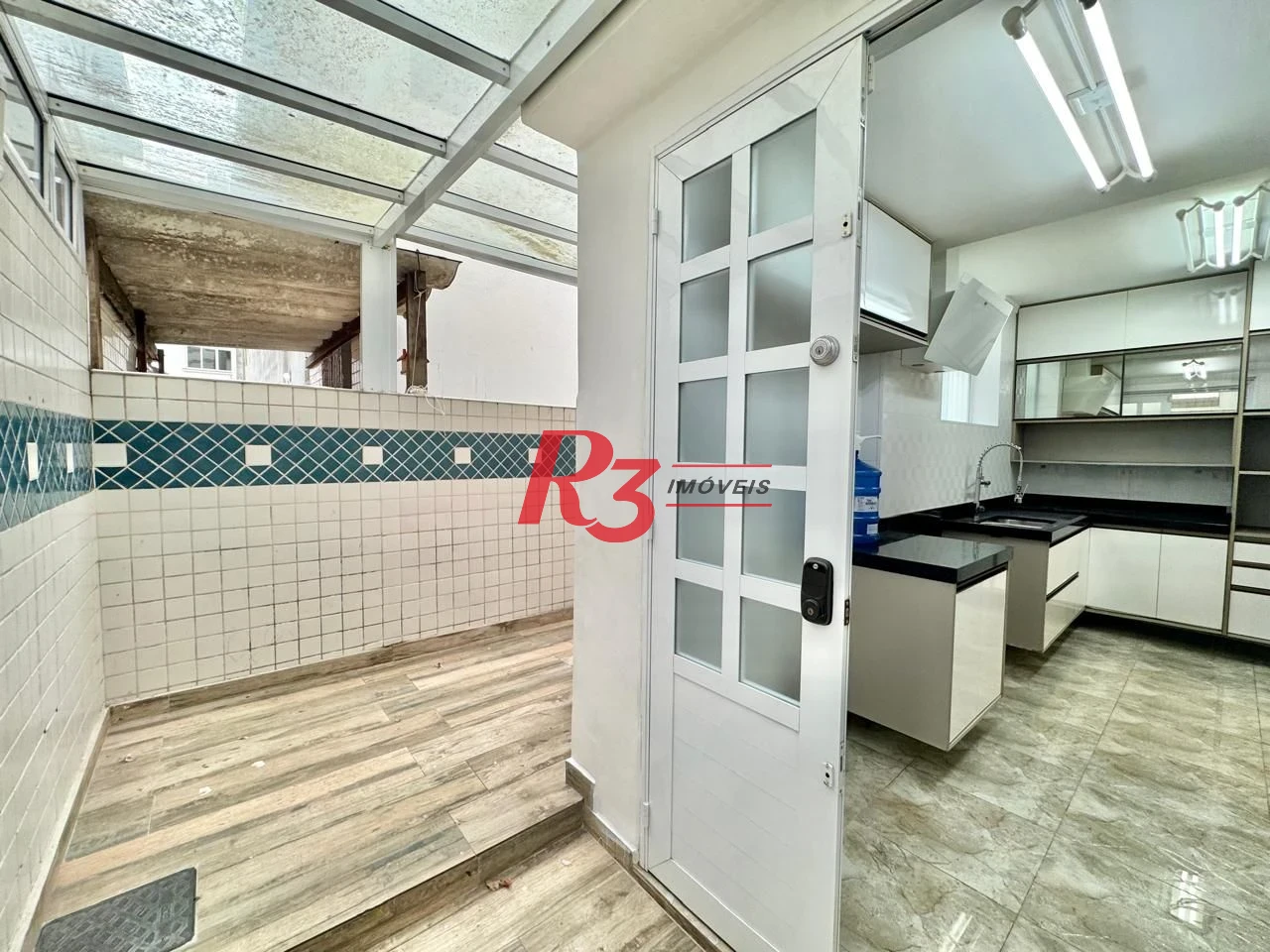 Sobrado com 3 dormitórios para alugar, 108 m² por R$ 5.500,00/mês - Embaré - Santos/SP