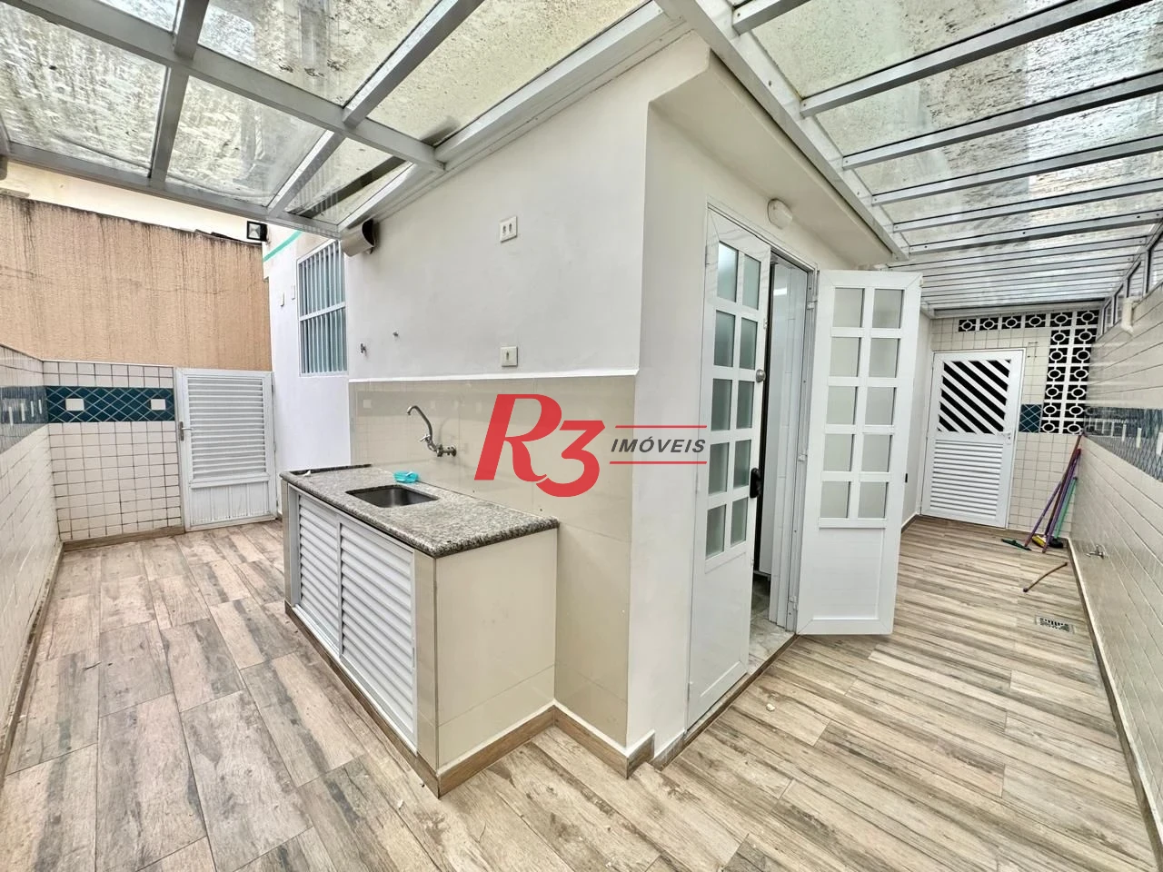Sobrado com 3 dormitórios para alugar, 108 m² por R$ 5.500,00/mês - Embaré - Santos/SP
