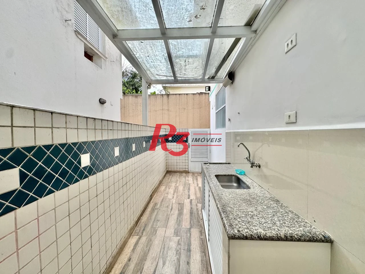 Sobrado com 3 dormitórios para alugar, 108 m² por R$ 5.500,00/mês - Embaré - Santos/SP