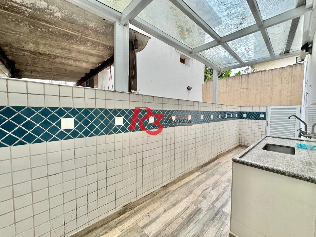 Sobrado com 3 dormitórios para alugar, 108 m² por R$ 5.500,00/mês - Embaré - Santos/SP