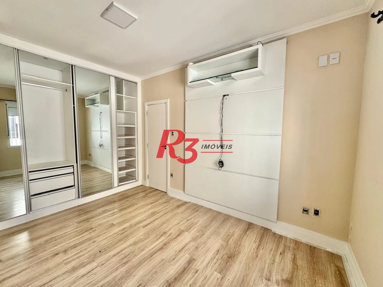 Sobrado com 3 dormitórios para alugar, 108 m² por R$ 5.500,00/mês - Embaré - Santos/SP