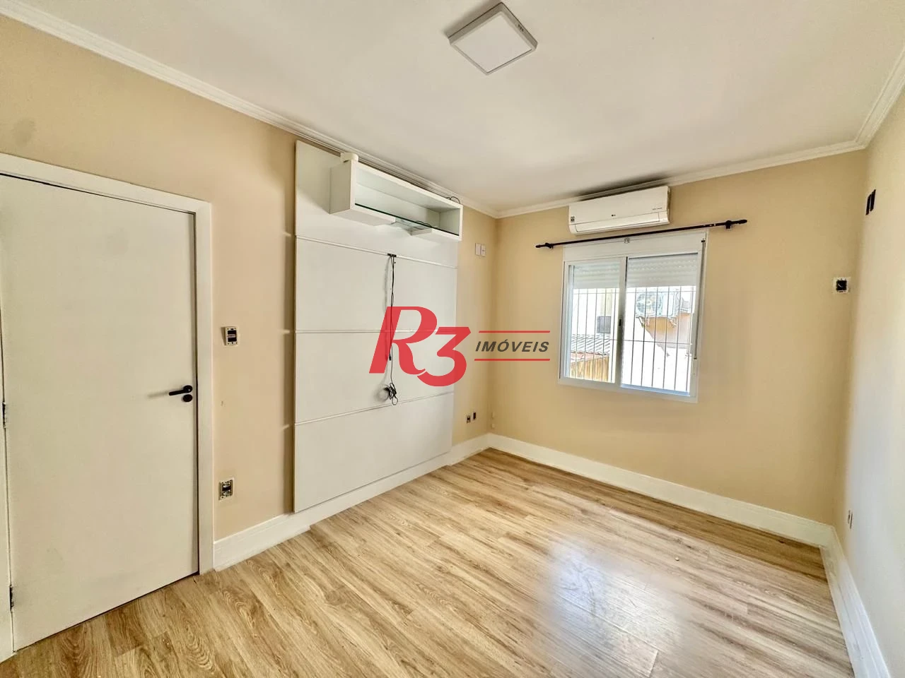 Sobrado com 3 dormitórios para alugar, 108 m² por R$ 5.500,00/mês - Embaré - Santos/SP