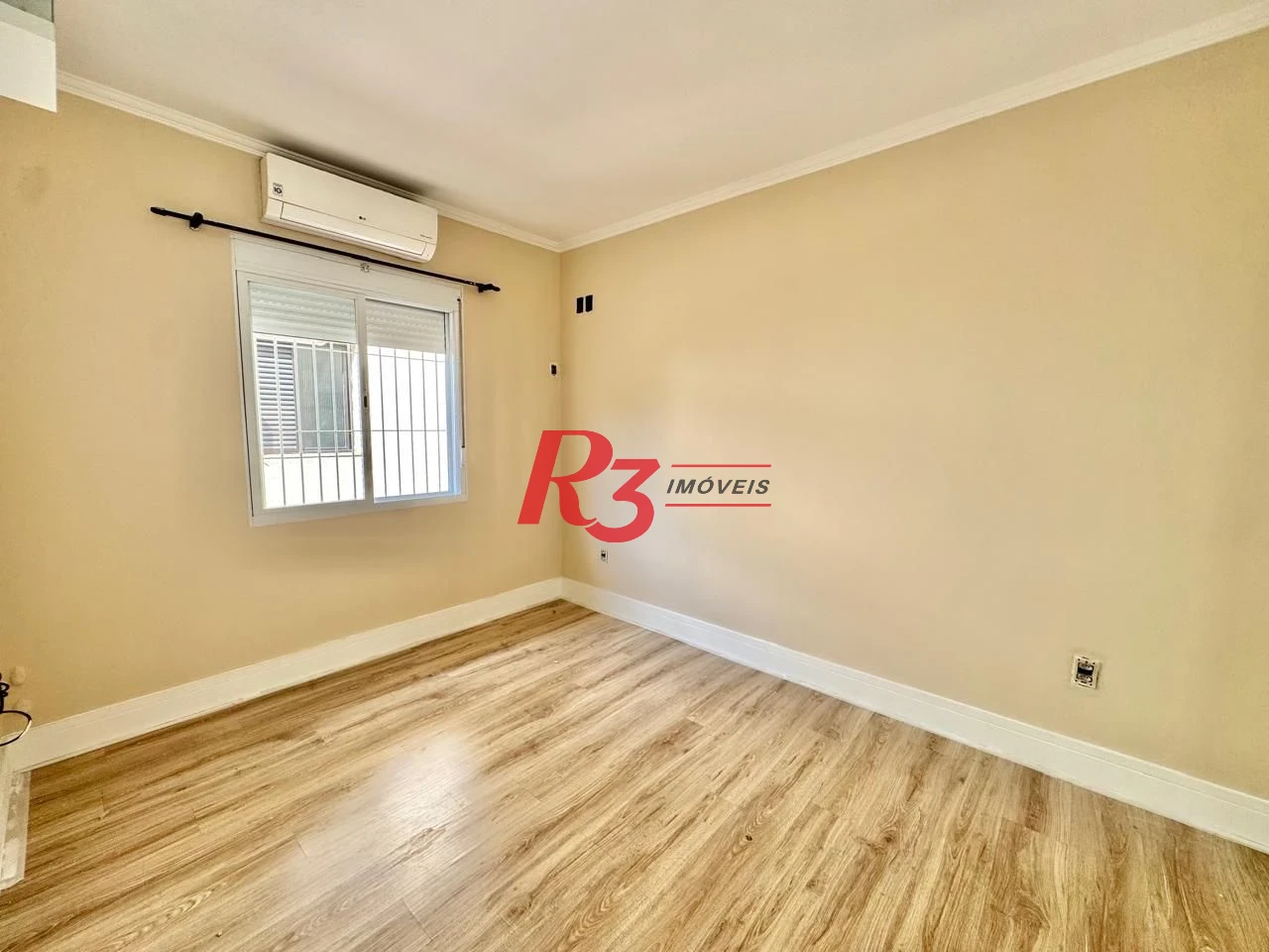 Sobrado com 3 dormitórios para alugar, 108 m² por R$ 5.500,00/mês - Embaré - Santos/SP