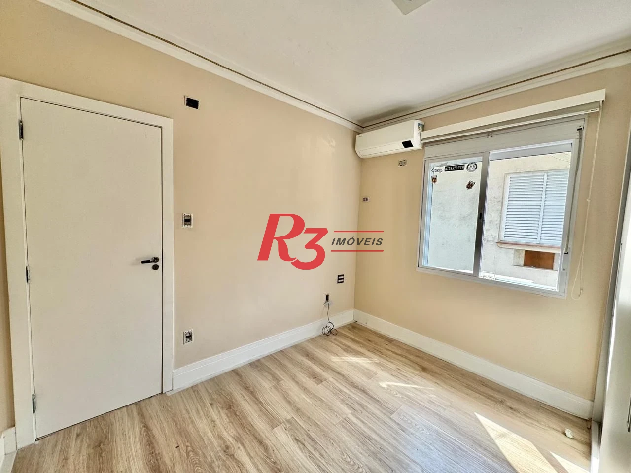Sobrado com 3 dormitórios para alugar, 108 m² por R$ 5.500,00/mês - Embaré - Santos/SP