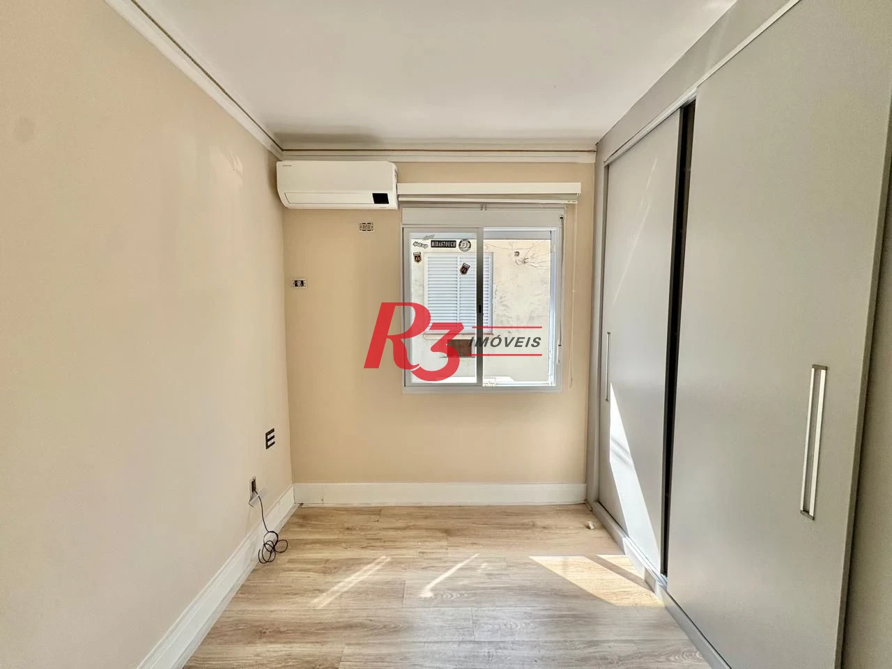 Sobrado com 3 dormitórios para alugar, 108 m² por R$ 5.500,00/mês - Embaré - Santos/SP