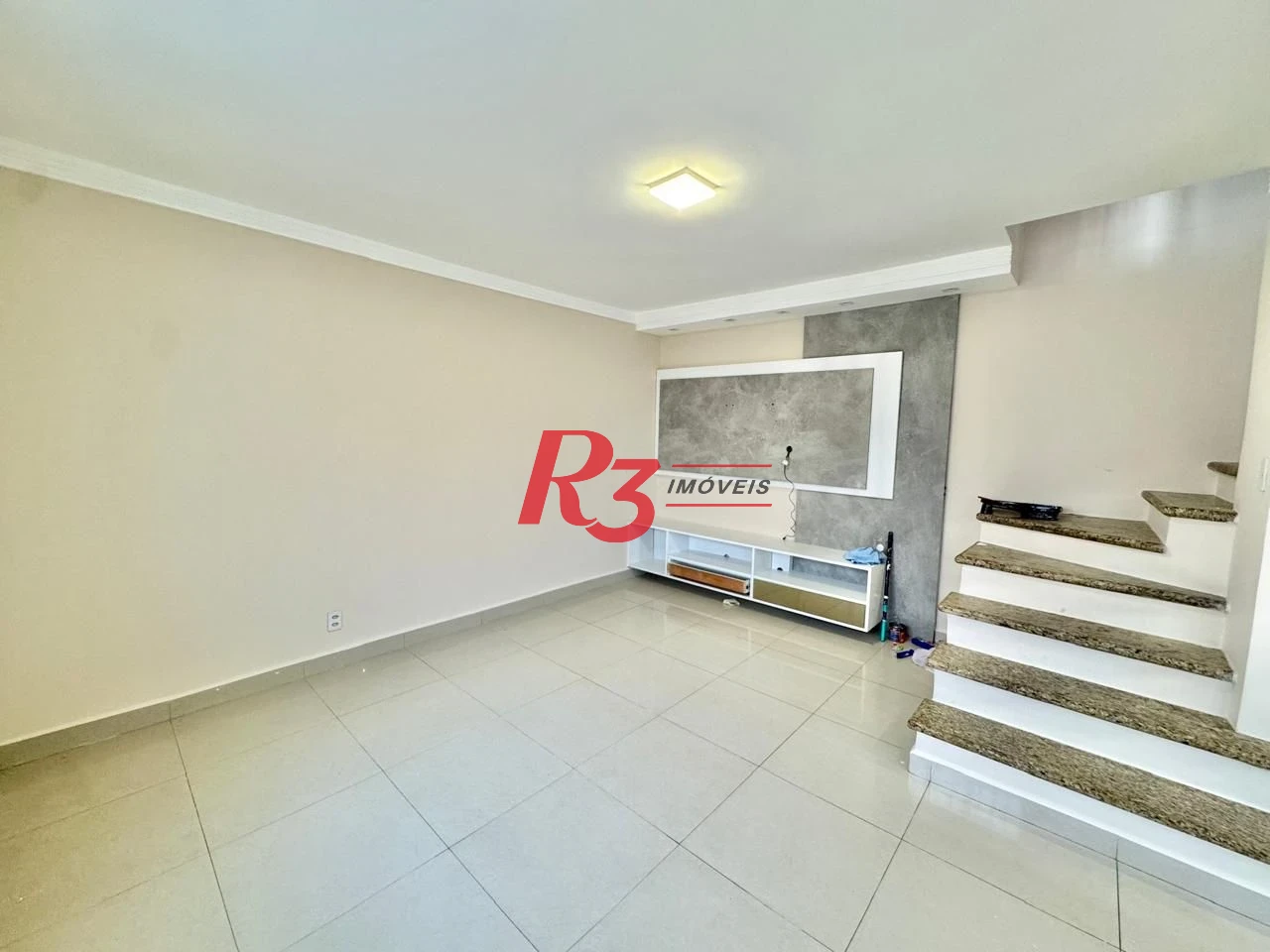 Sobrado com 3 dormitórios para alugar, 108 m² por R$ 5.500,00/mês - Embaré - Santos/SP