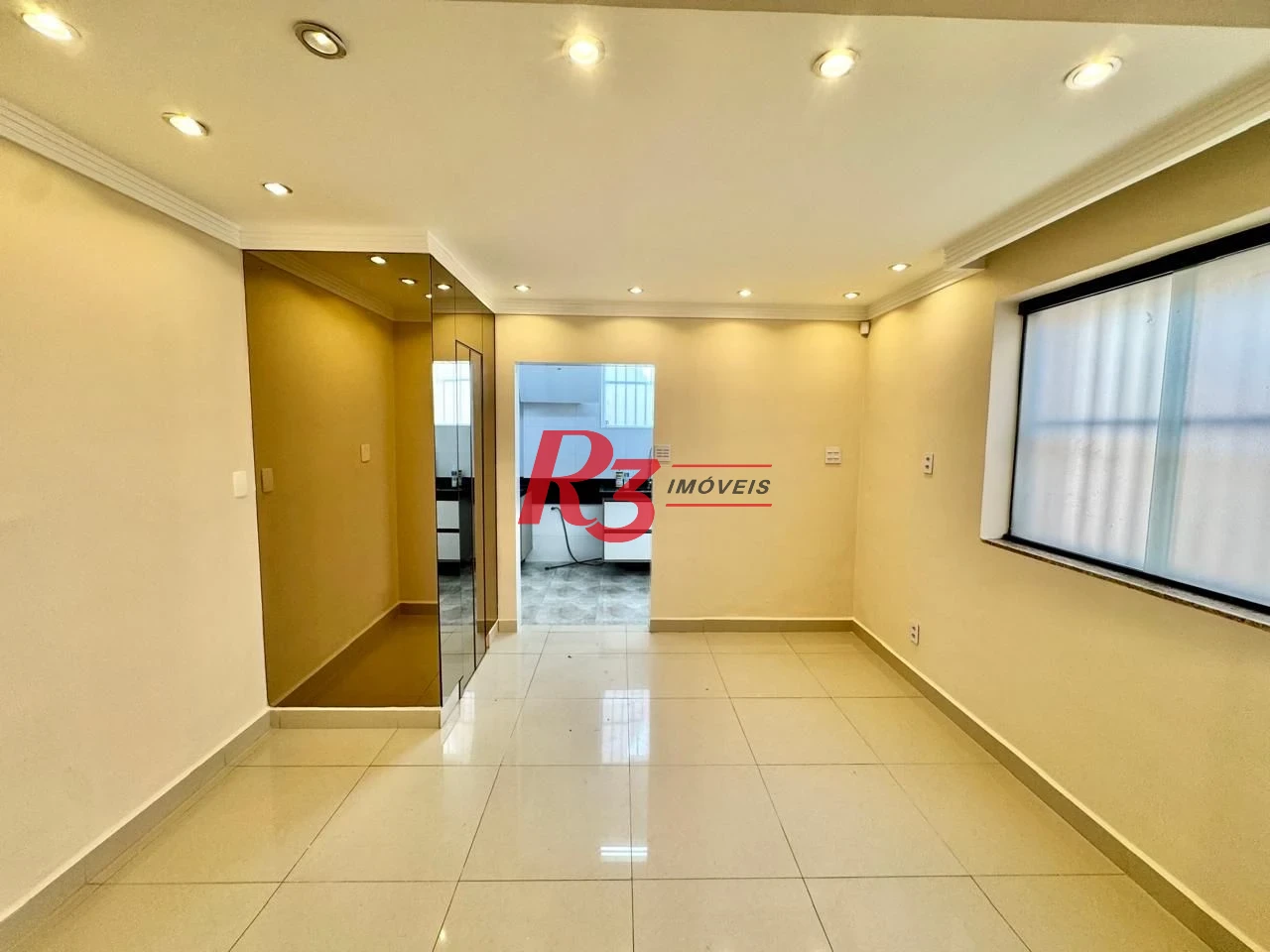 Sobrado com 3 dormitórios para alugar, 108 m² por R$ 5.500,00/mês - Embaré - Santos/SP