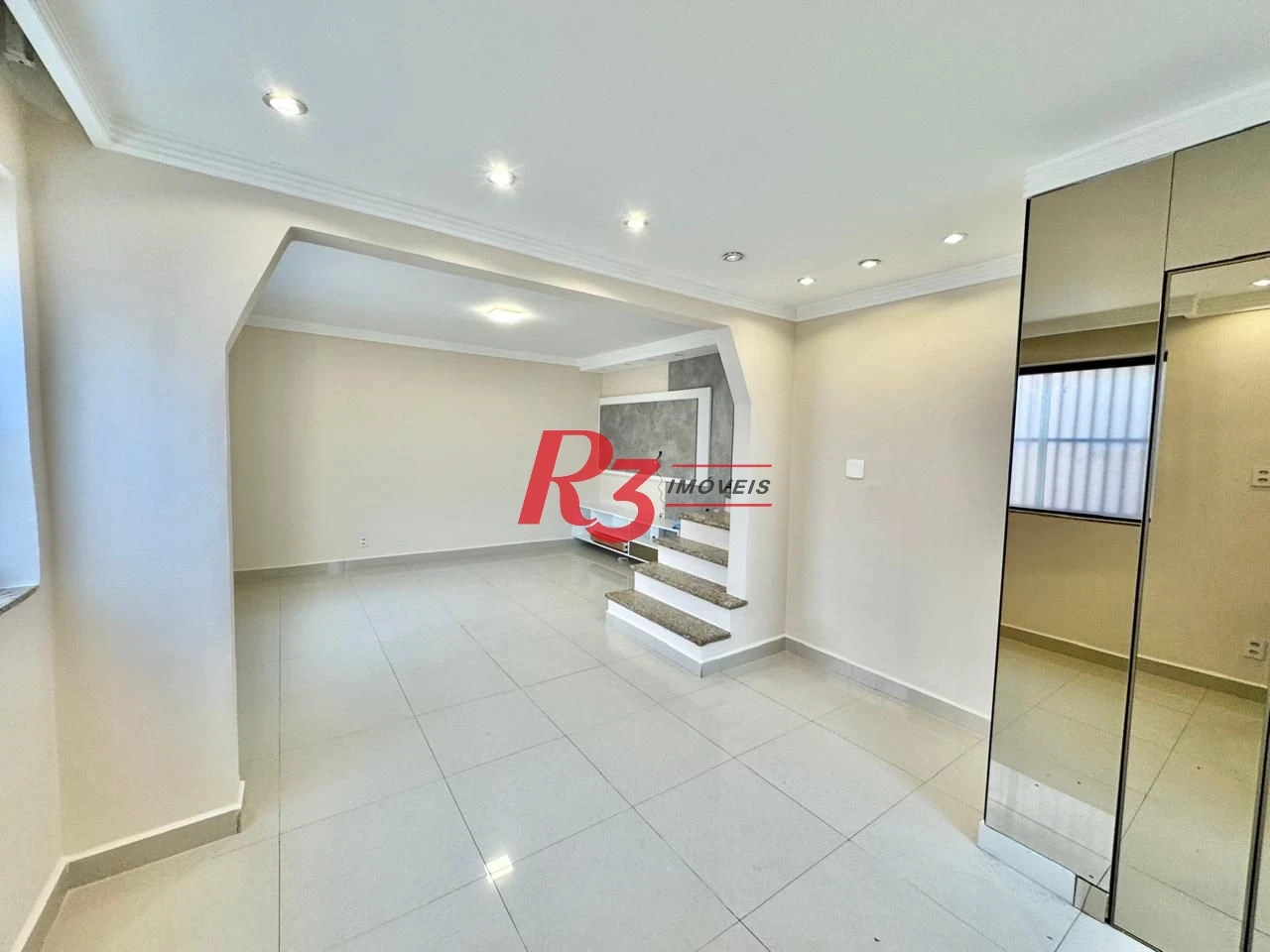 Sobrado com 3 dormitórios para alugar, 108 m² por R$ 5.500,00/mês - Embaré - Santos/SP