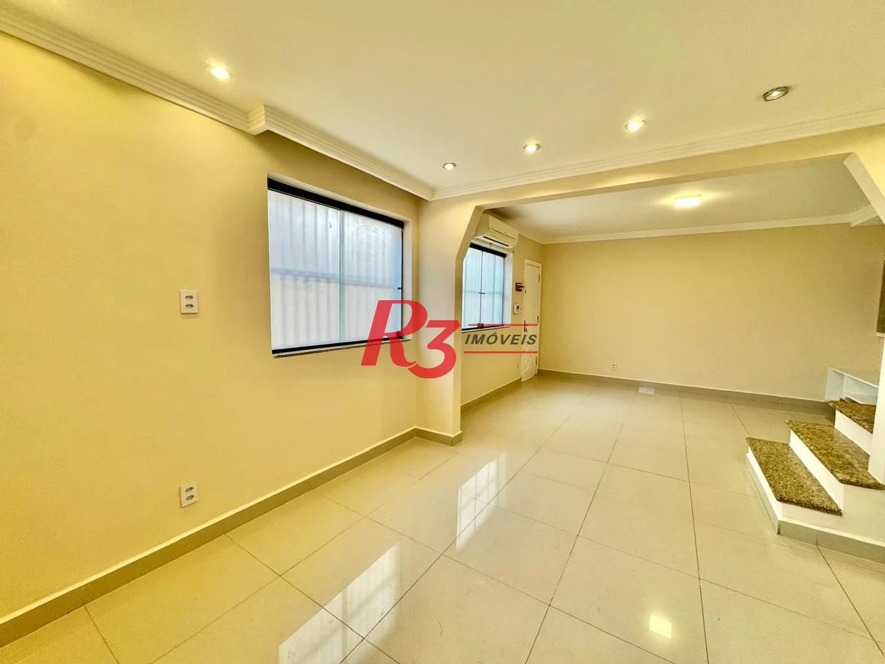 Sobrado com 3 dormitórios para alugar, 108 m² por R$ 5.500,00/mês - Embaré - Santos/SP