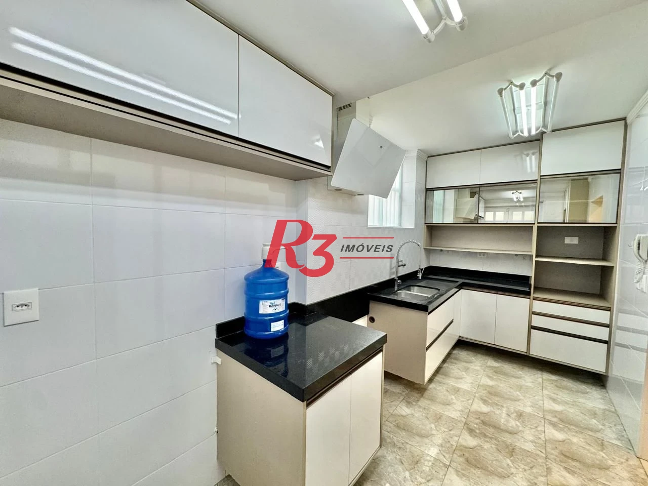 Sobrado com 3 dormitórios para alugar, 108 m² por R$ 5.500,00/mês - Embaré - Santos/SP