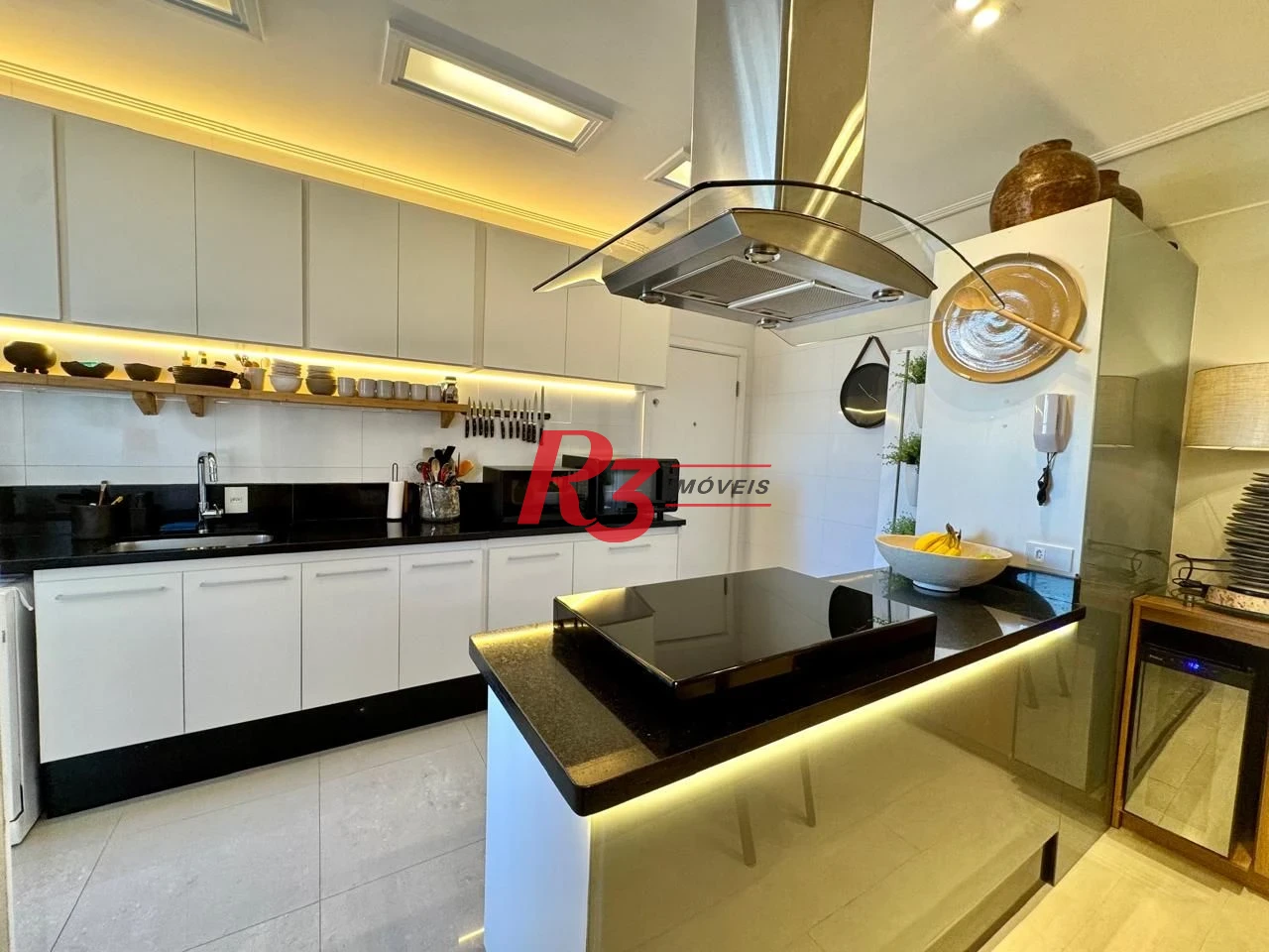 Apartamento com 2 dormitórios à venda, 110 m² por R$ 950.000,00 - Gonzaga - Santos/SP