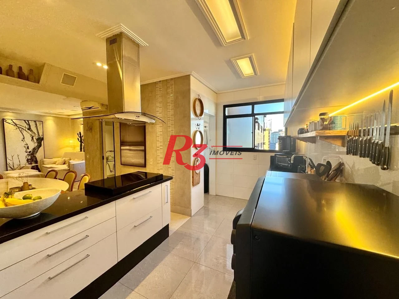 Apartamento com 2 dormitórios à venda, 110 m² por R$ 950.000,00 - Gonzaga - Santos/SP