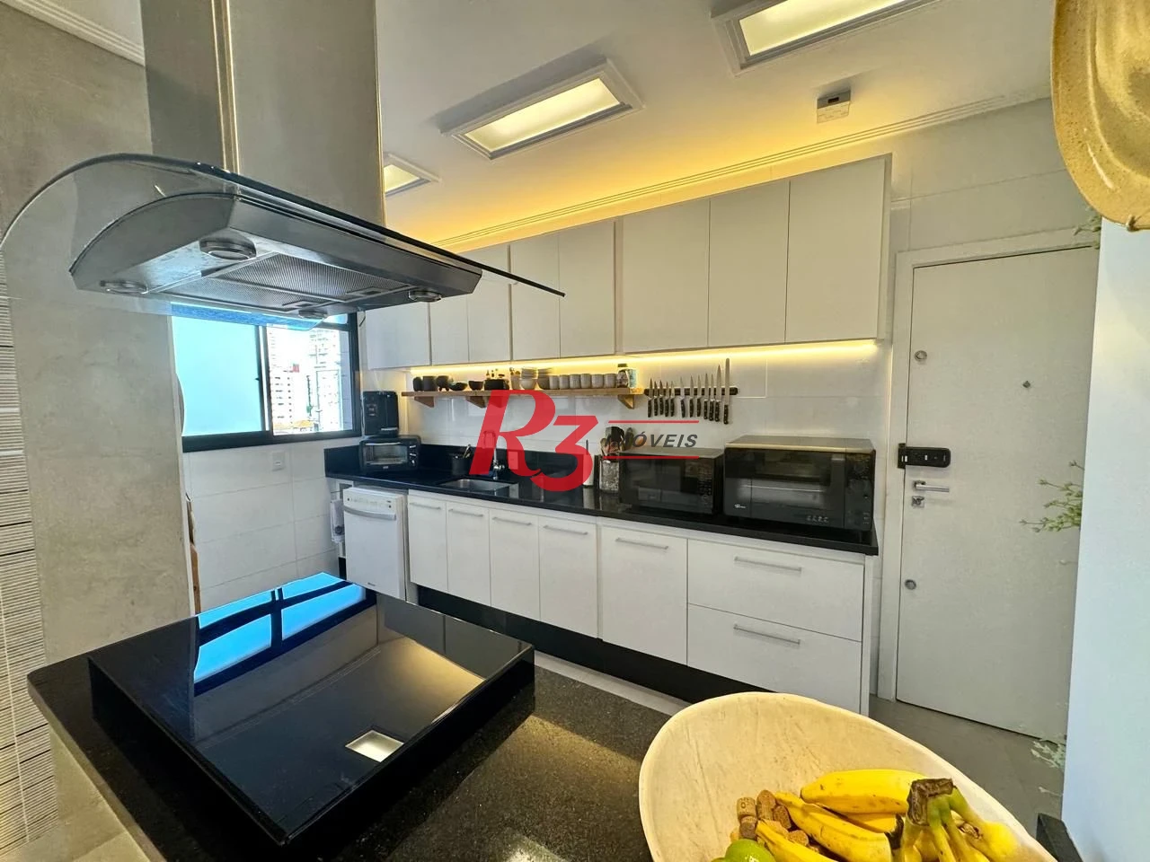 Apartamento com 2 dormitórios à venda, 110 m² por R$ 950.000,00 - Gonzaga - Santos/SP