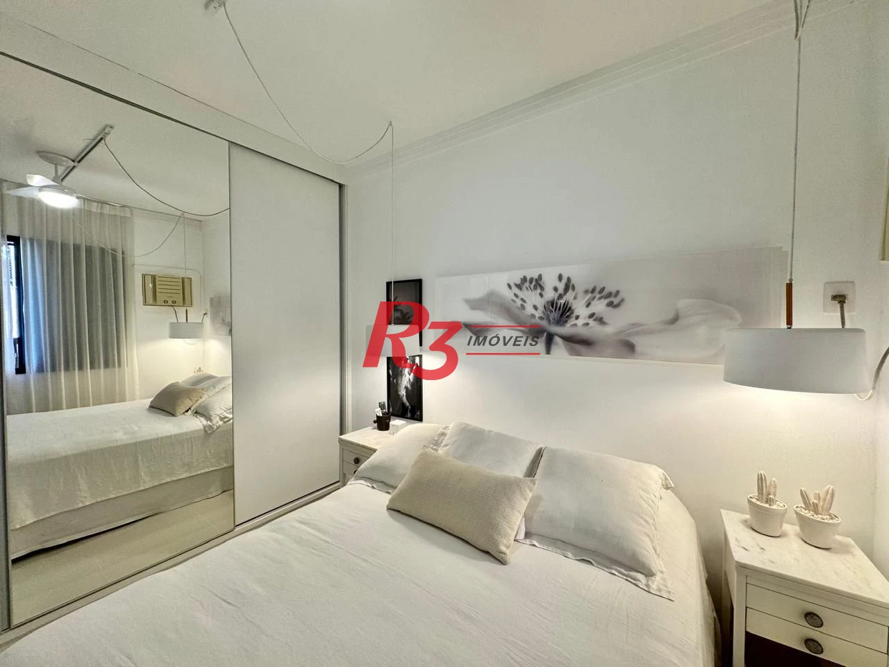 Apartamento com 2 dormitórios à venda, 110 m² por R$ 950.000,00 - Gonzaga - Santos/SP
