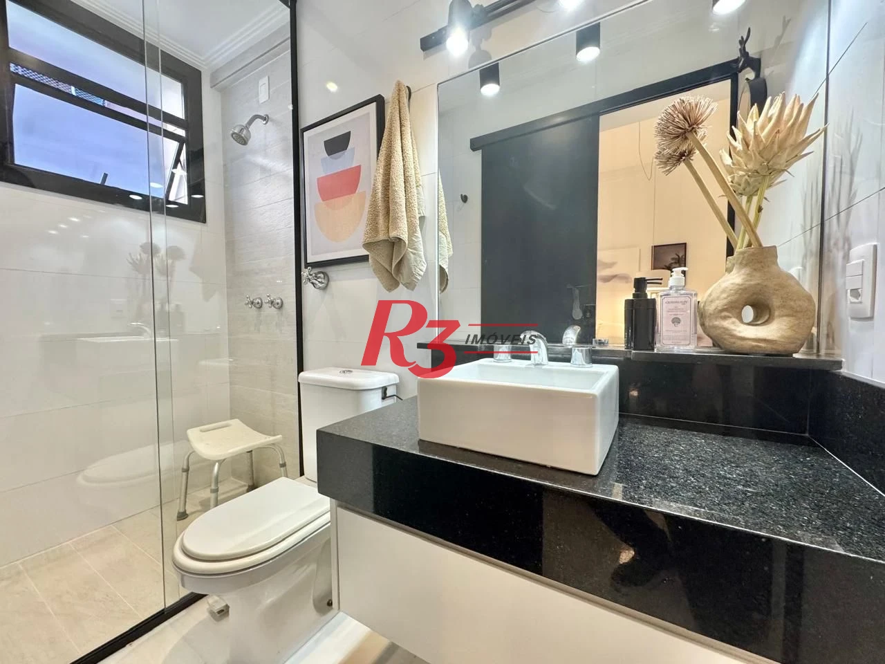 Apartamento com 2 dormitórios à venda, 110 m² por R$ 950.000,00 - Gonzaga - Santos/SP