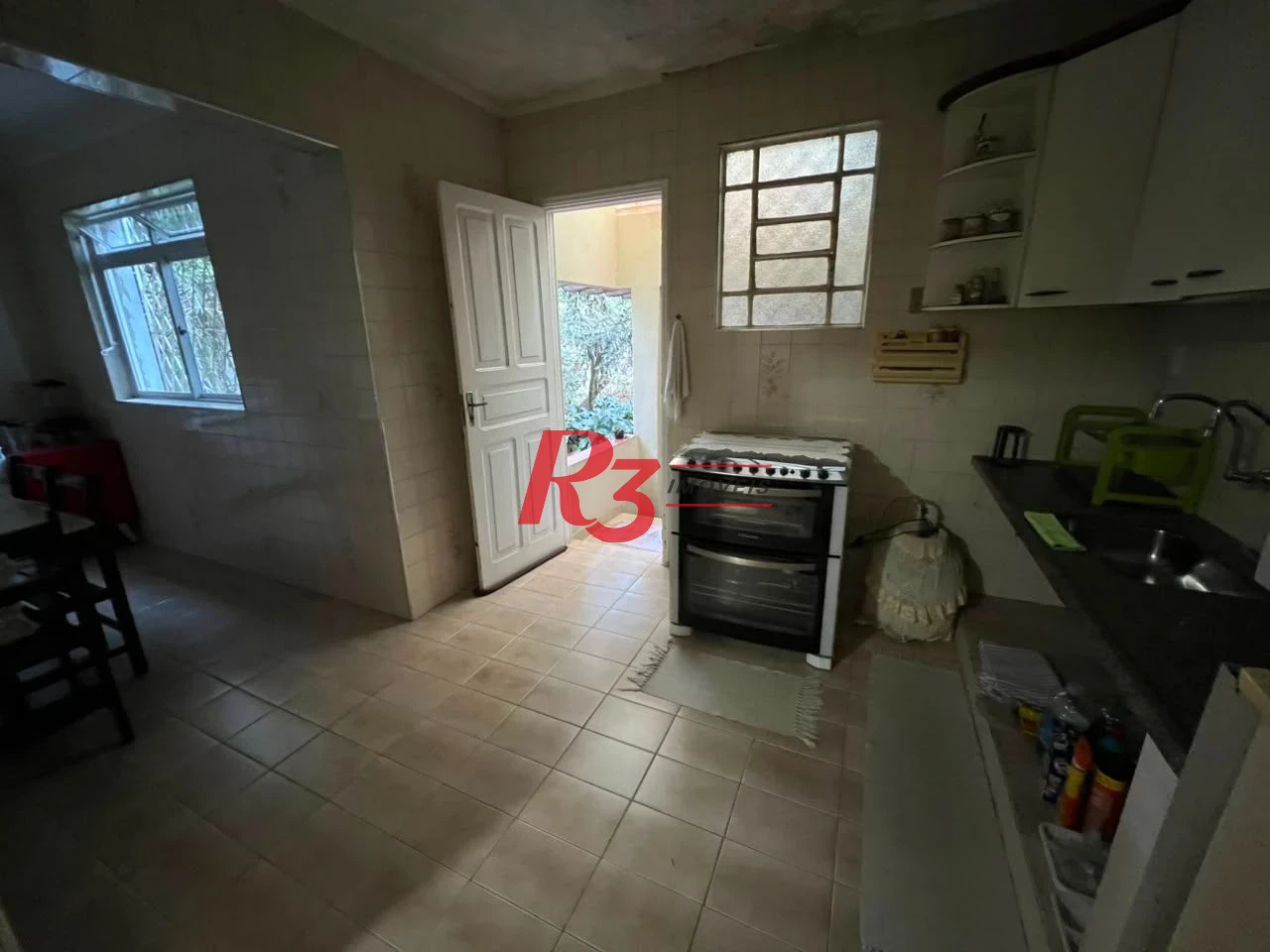 Sobrado com 3 dormitórios à venda, 226 m² por R$ 900.000,00 - Vila Matias - Santos/SP