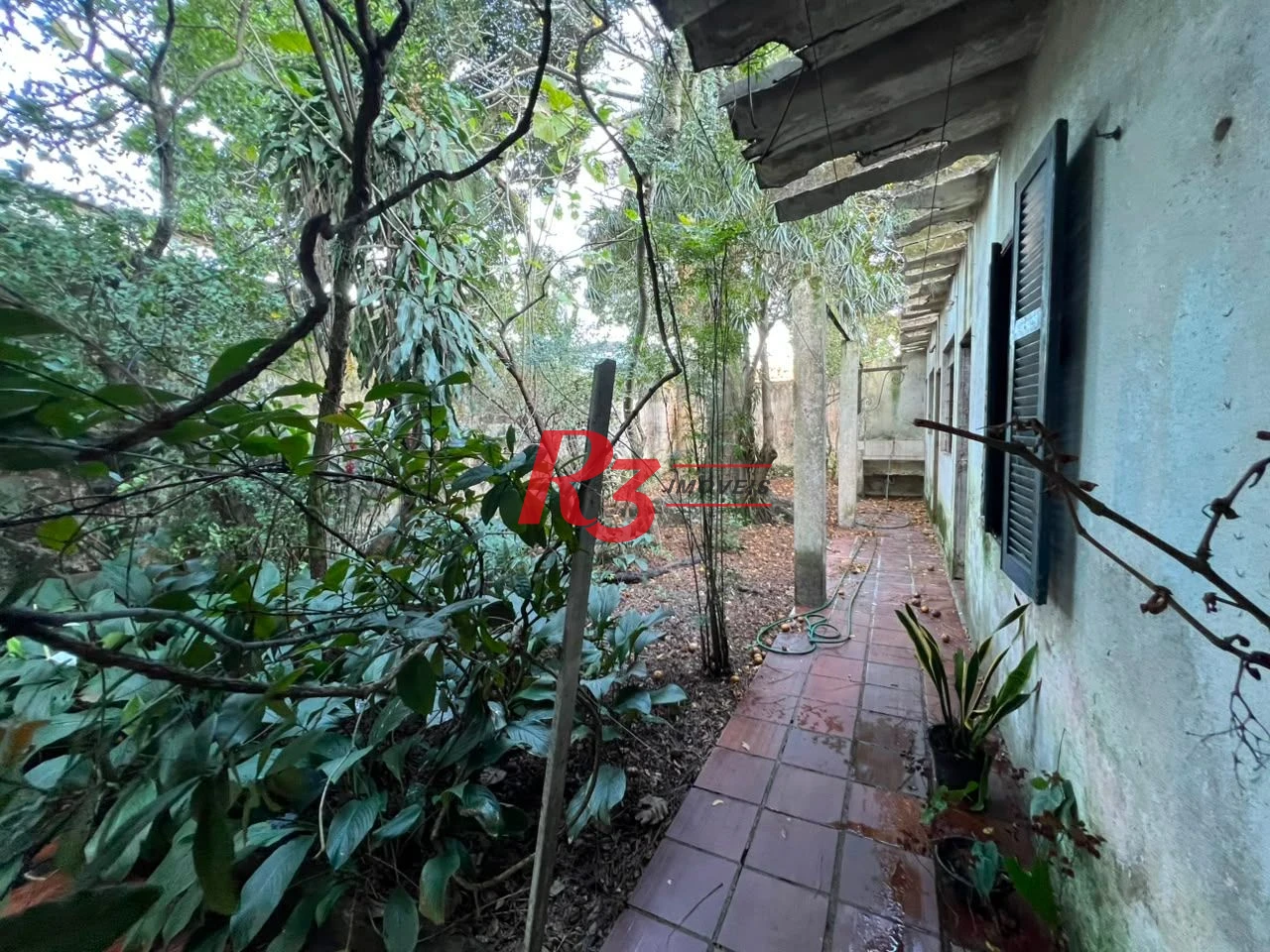 Sobrado com 3 dormitórios à venda, 226 m² por R$ 900.000,00 - Vila Matias - Santos/SP