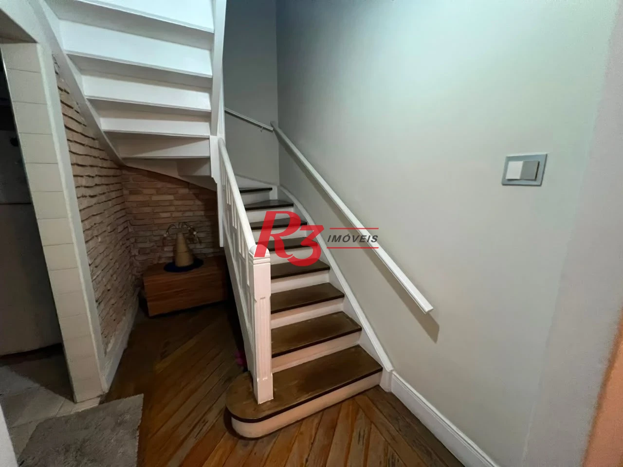 Sobrado com 3 dormitórios à venda, 226 m² por R$ 900.000,00 - Vila Matias - Santos/SP