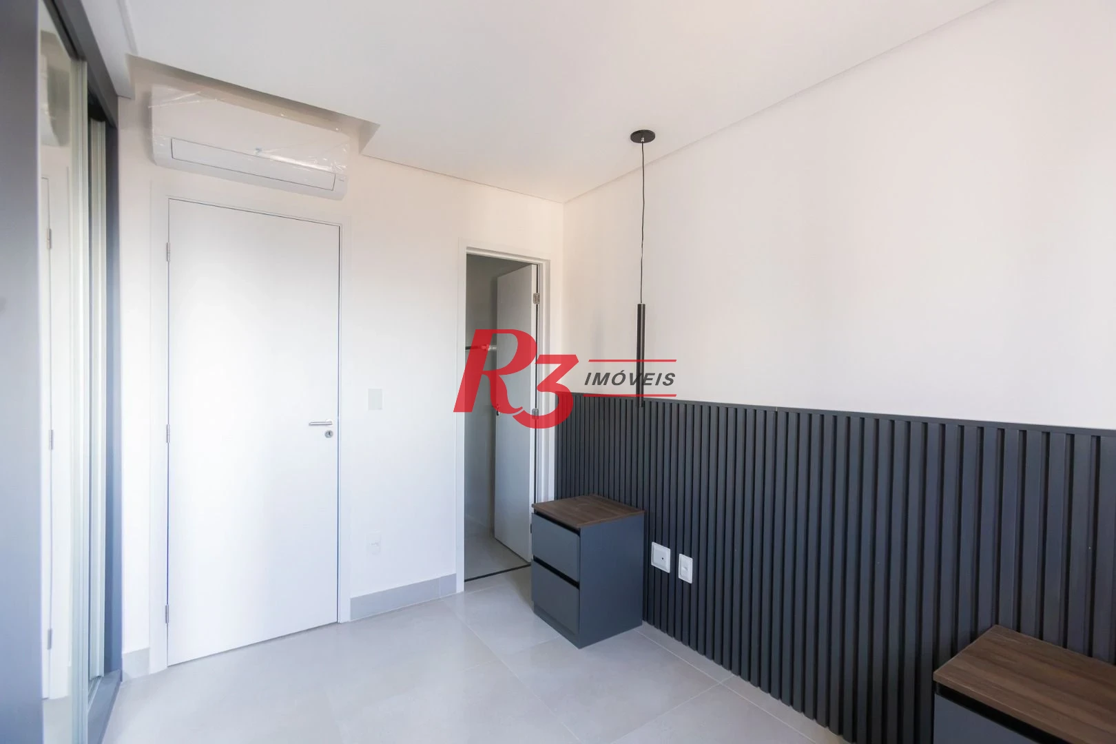 Apartamento com 2 dormitórios à venda, 56 m² por R$ 750.000,00 - Macuco - Santos/SP