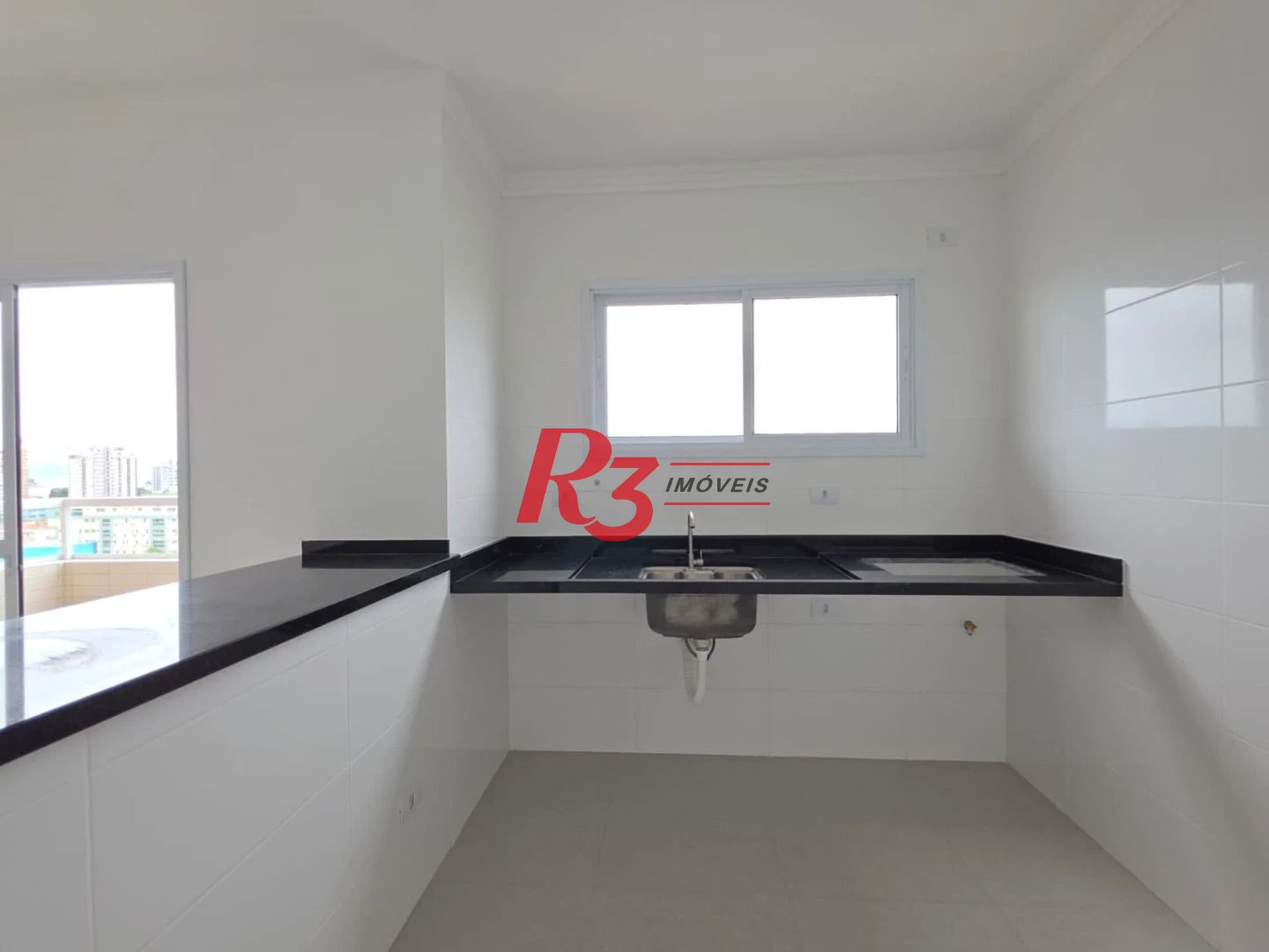 Apartamento com 2 dormitórios à venda, 62 m² por R$ 510.000,00 - Centro - São Vicente/SP