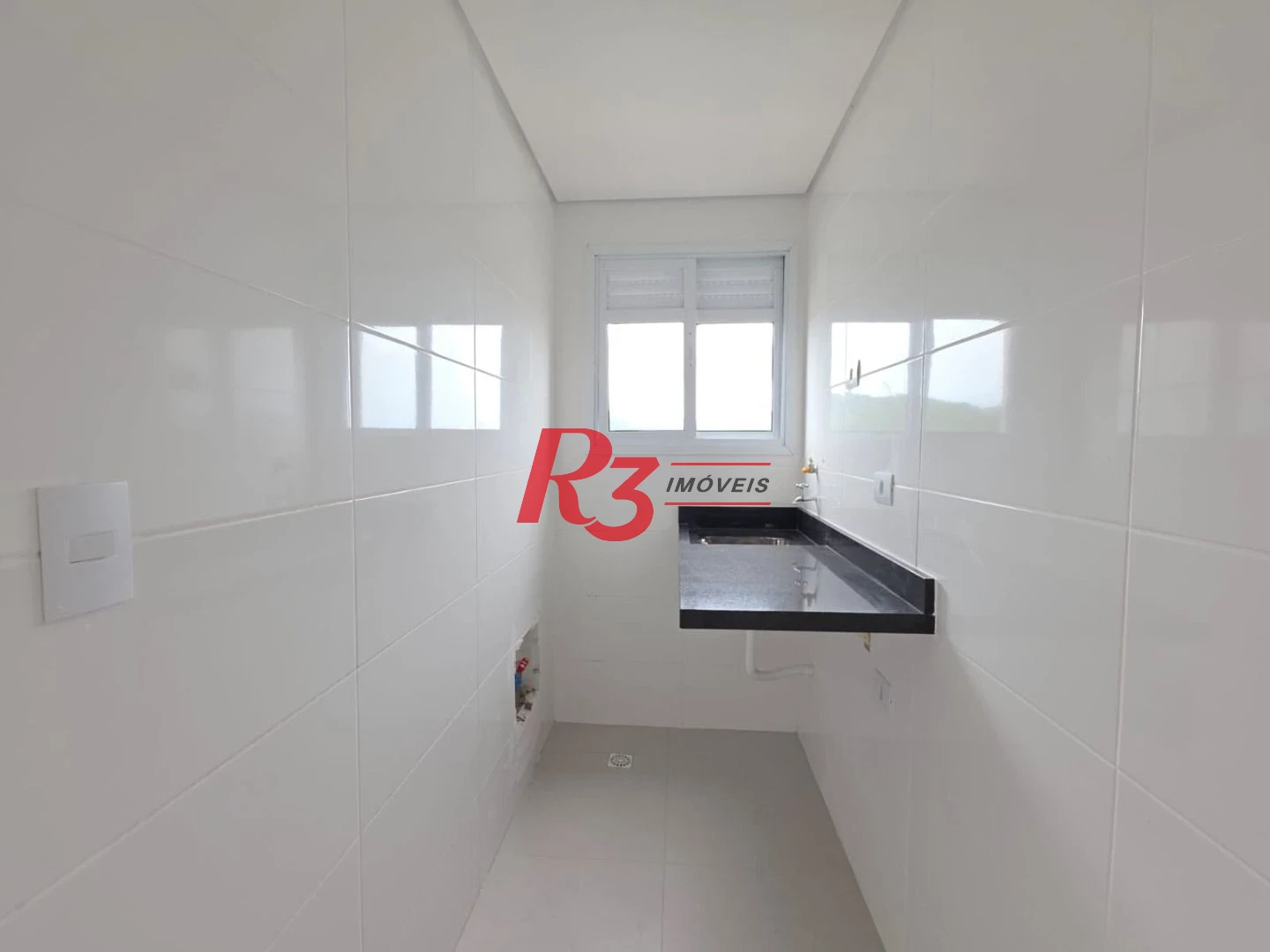 Apartamento com 2 dormitórios à venda, 62 m² por R$ 510.000,00 - Centro - São Vicente/SP