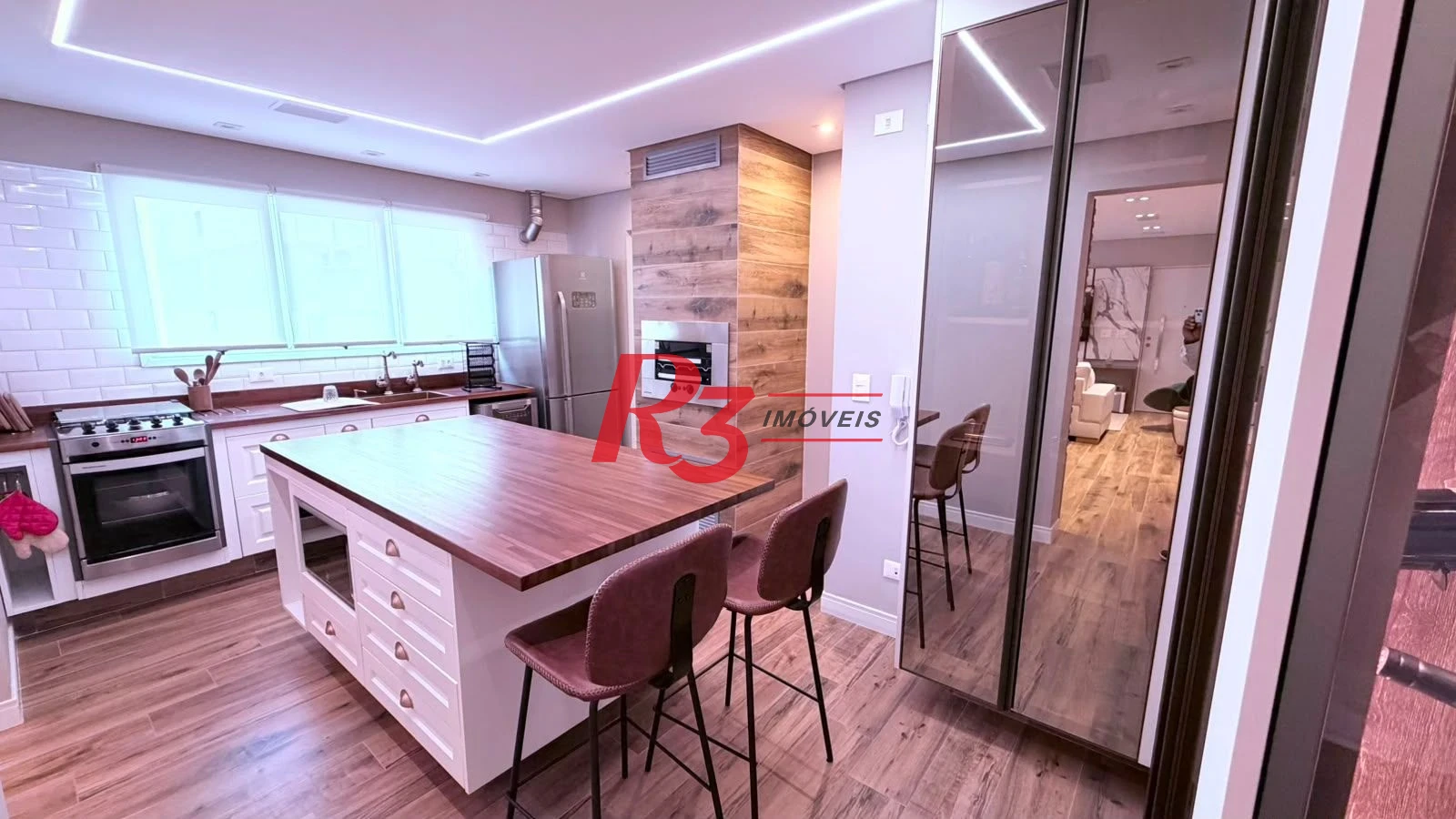 Apartamento com 4 dormitórios à venda, 133 m² por R$ 2.200.000,00 - Boqueirão - Santos/SP