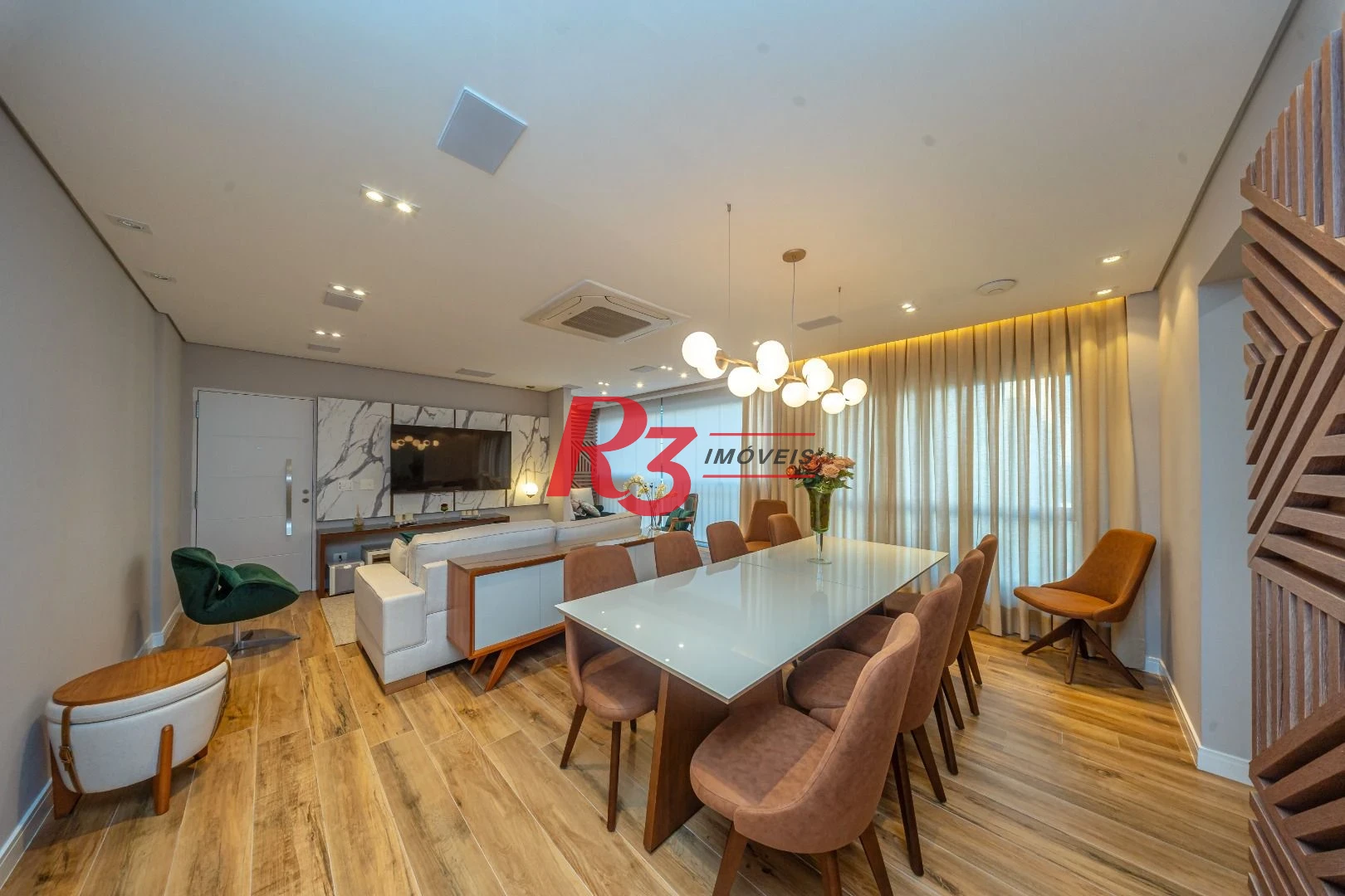 Apartamento com 4 dormitórios à venda, 133 m² por R$ 2.200.000,00 - Boqueirão - Santos/SP