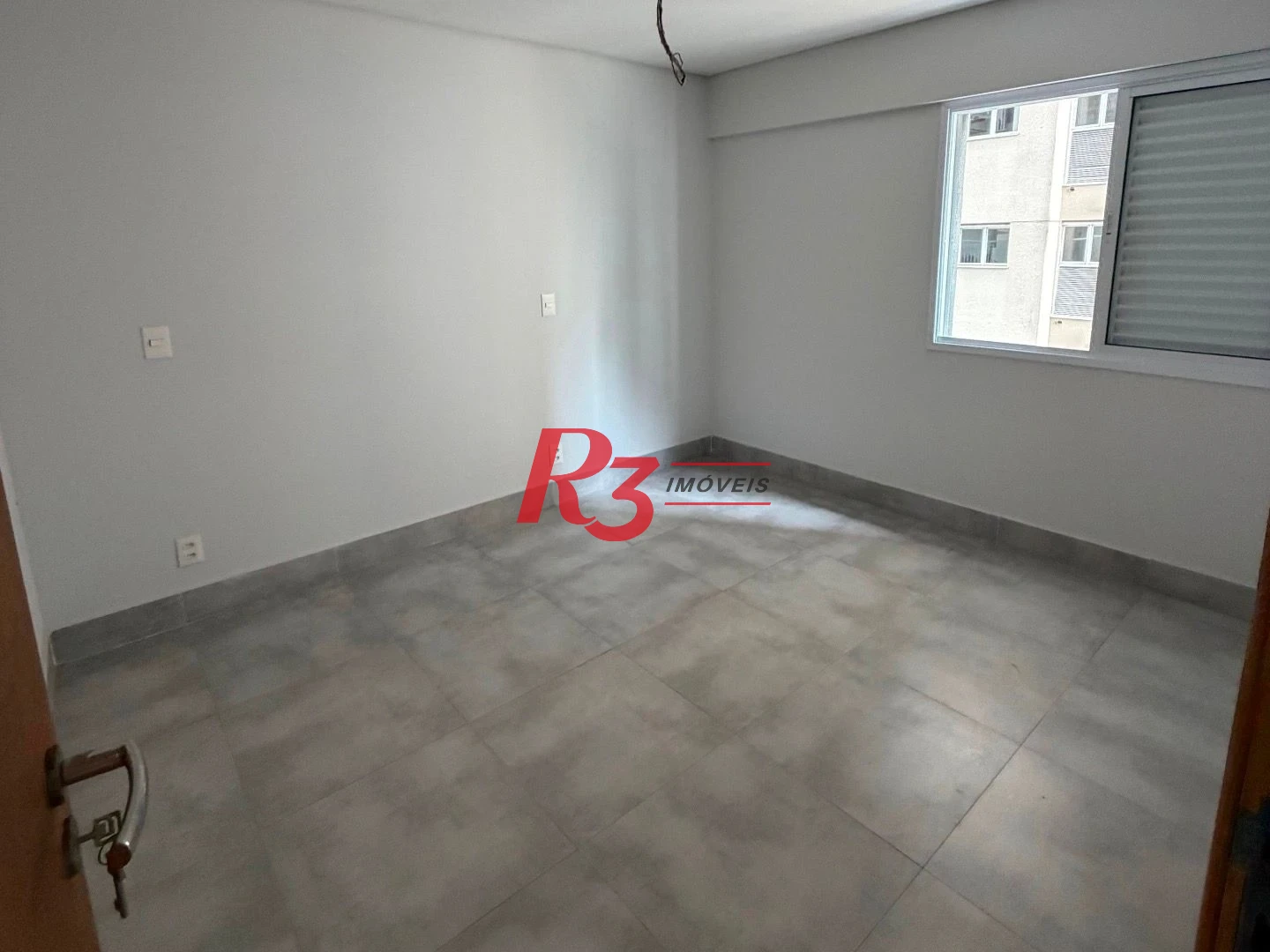Apartamento com 3 dormitórios à venda, 146 m² por R$ 1.300.000,00 - Tombo - Guarujá/SP