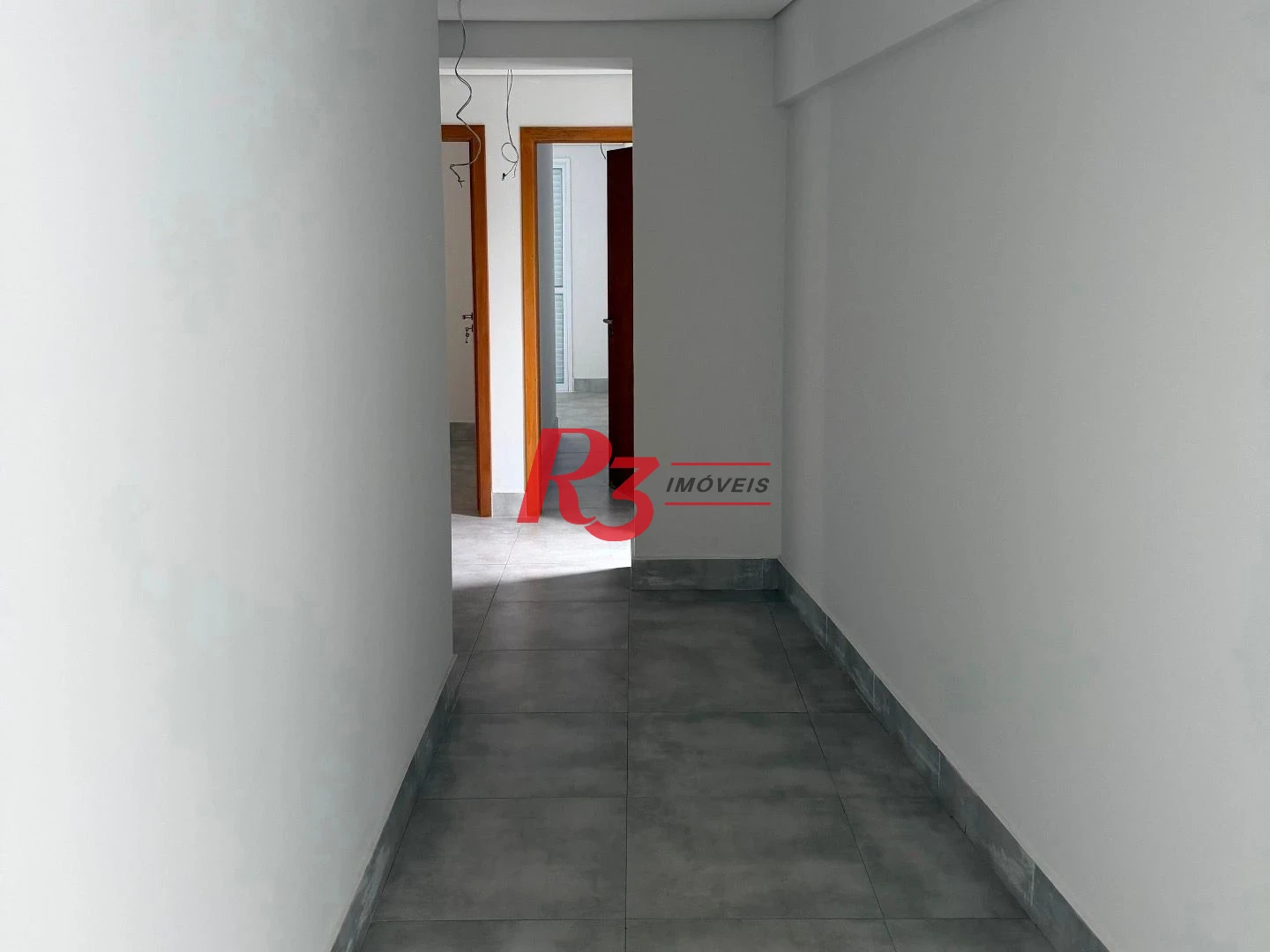 Apartamento com 3 dormitórios à venda, 146 m² por R$ 1.300.000,00 - Tombo - Guarujá/SP