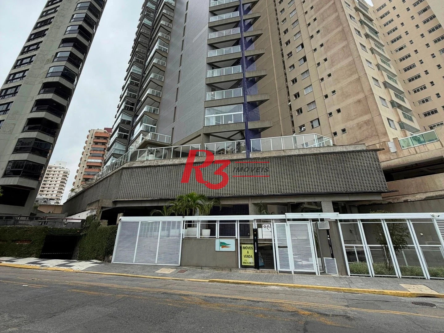 Apartamento com 3 dormitórios à venda, 146 m² por R$ 1.300.000,00 - Tombo - Guarujá/SP