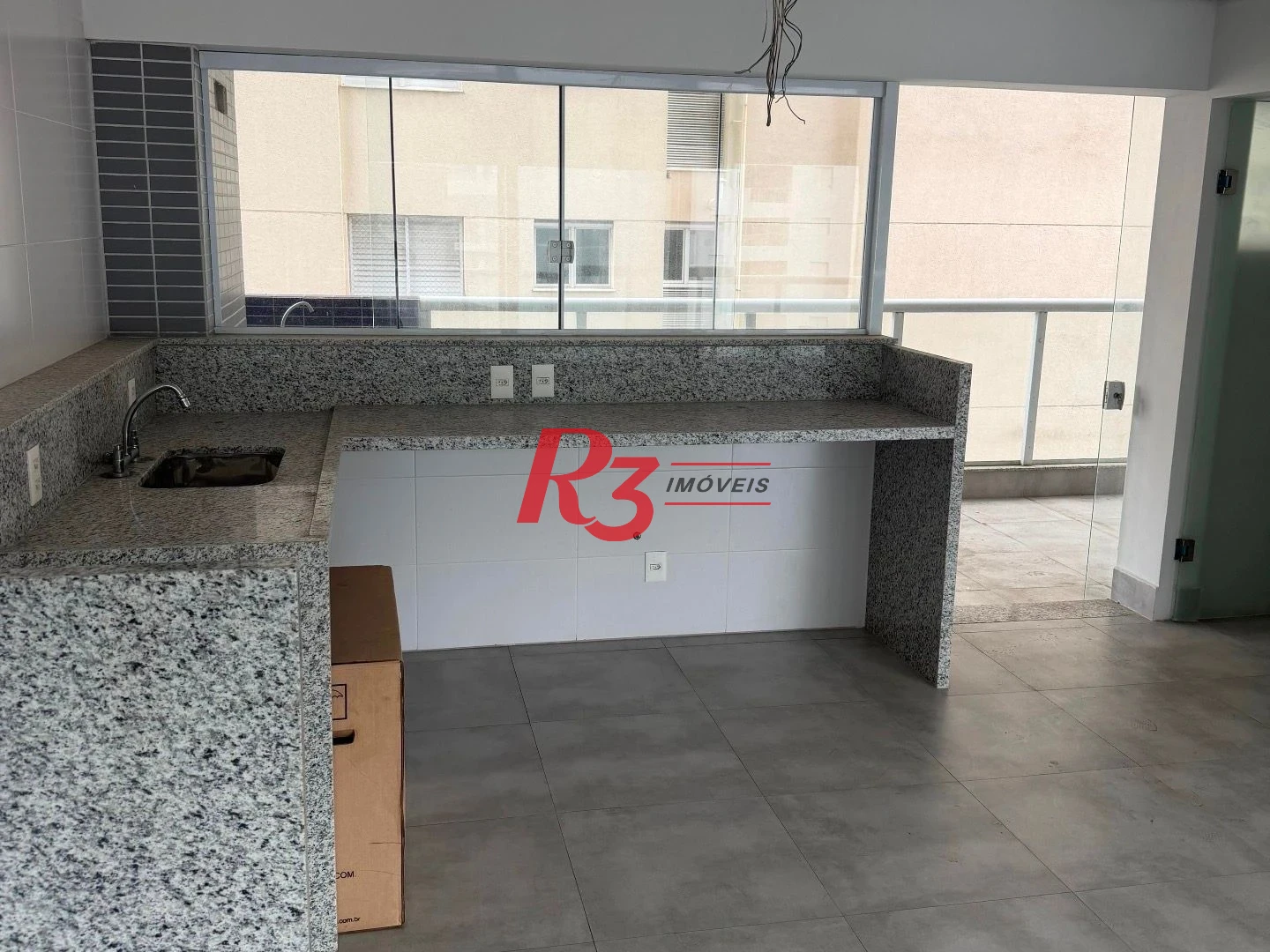 Apartamento com 3 dormitórios à venda, 146 m² por R$ 1.300.000,00 - Tombo - Guarujá/SP