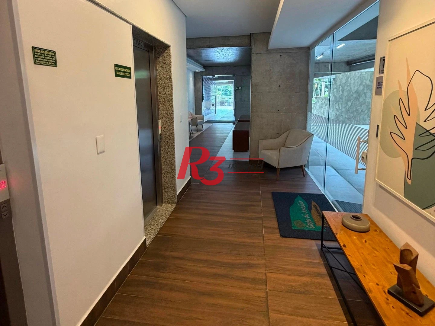 Apartamento com 3 dormitórios à venda, 146 m² por R$ 1.300.000,00 - Tombo - Guarujá/SP