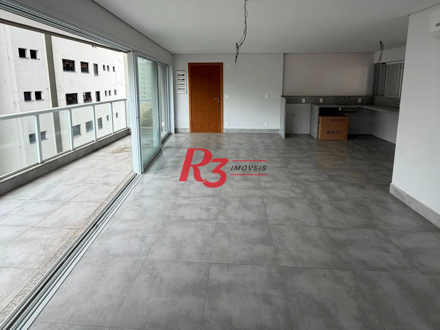 Apartamento com 3 dormitórios à venda, 146 m² por R$ 1.300.000,00 - Tombo - Guarujá/SP