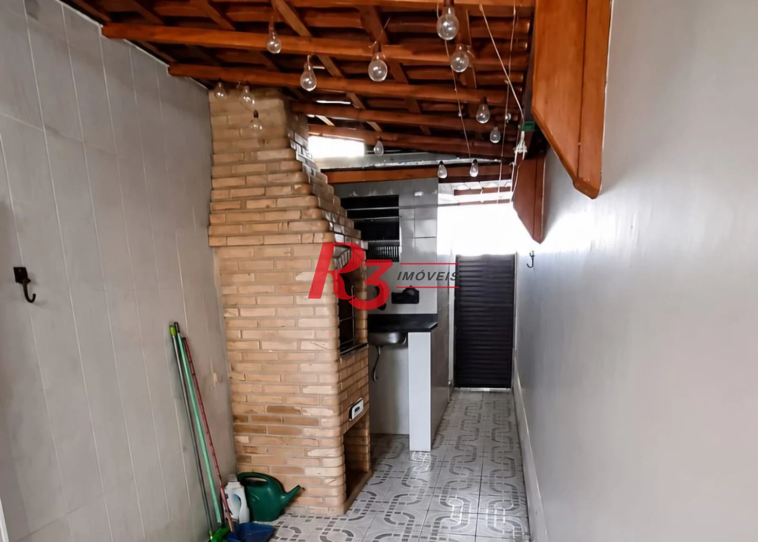 Apartamento com 2 dormitórios à venda, 75 m² por R$ 500.000,00 - Gonzaga - Santos/SP
