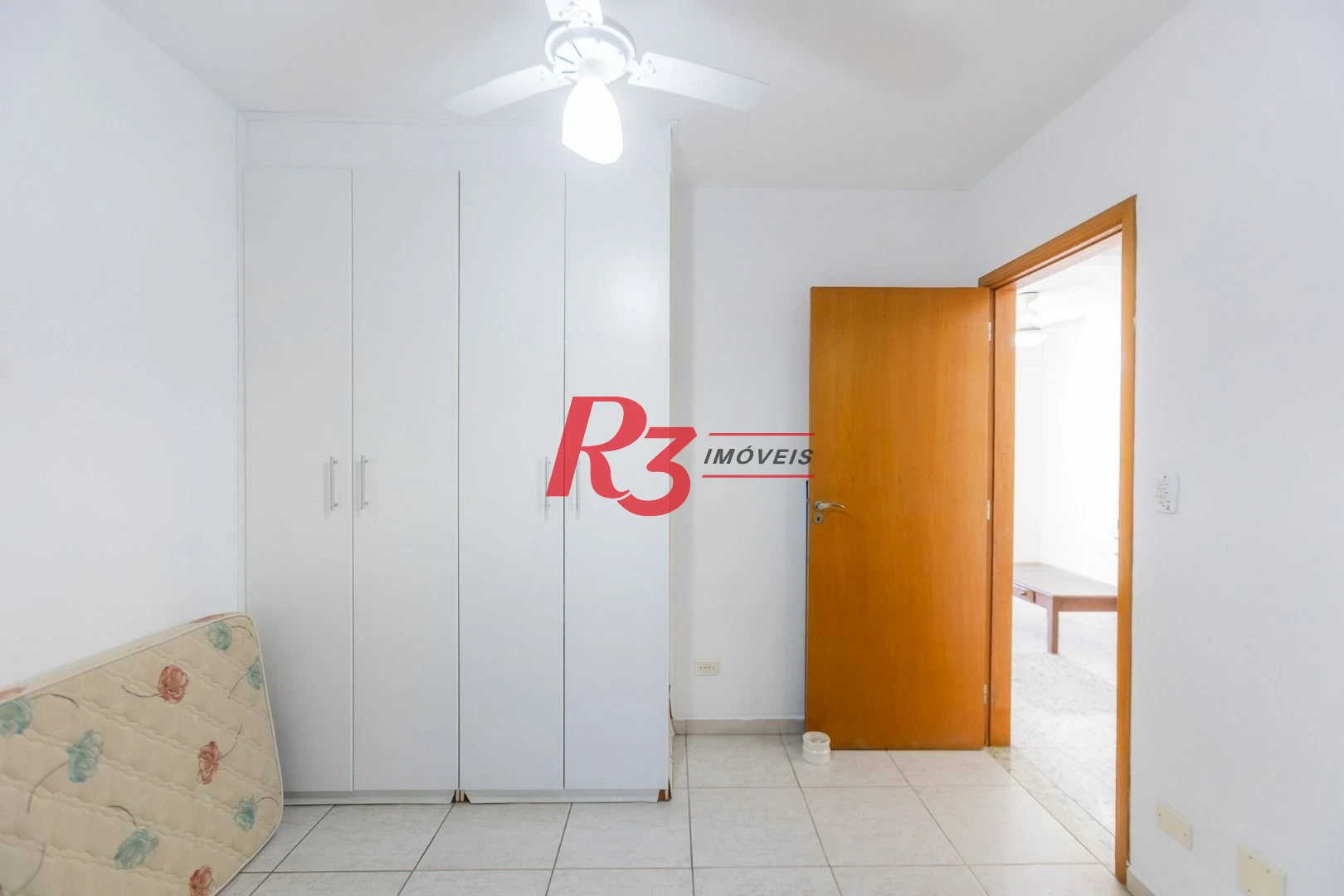 Village com 4 dormitórios à venda por R$ 1.450.000 - Embaré - Santos/SP