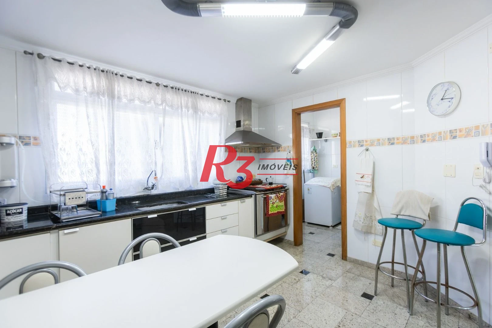 Village com 4 dormitórios à venda por R$ 1.450.000 - Embaré - Santos/SP