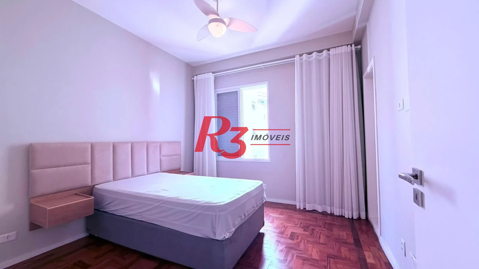 Apartamento com 2 dormitórios à venda, 100 m² por R$ 780.000,00 - Gonzaga - Santos/SP