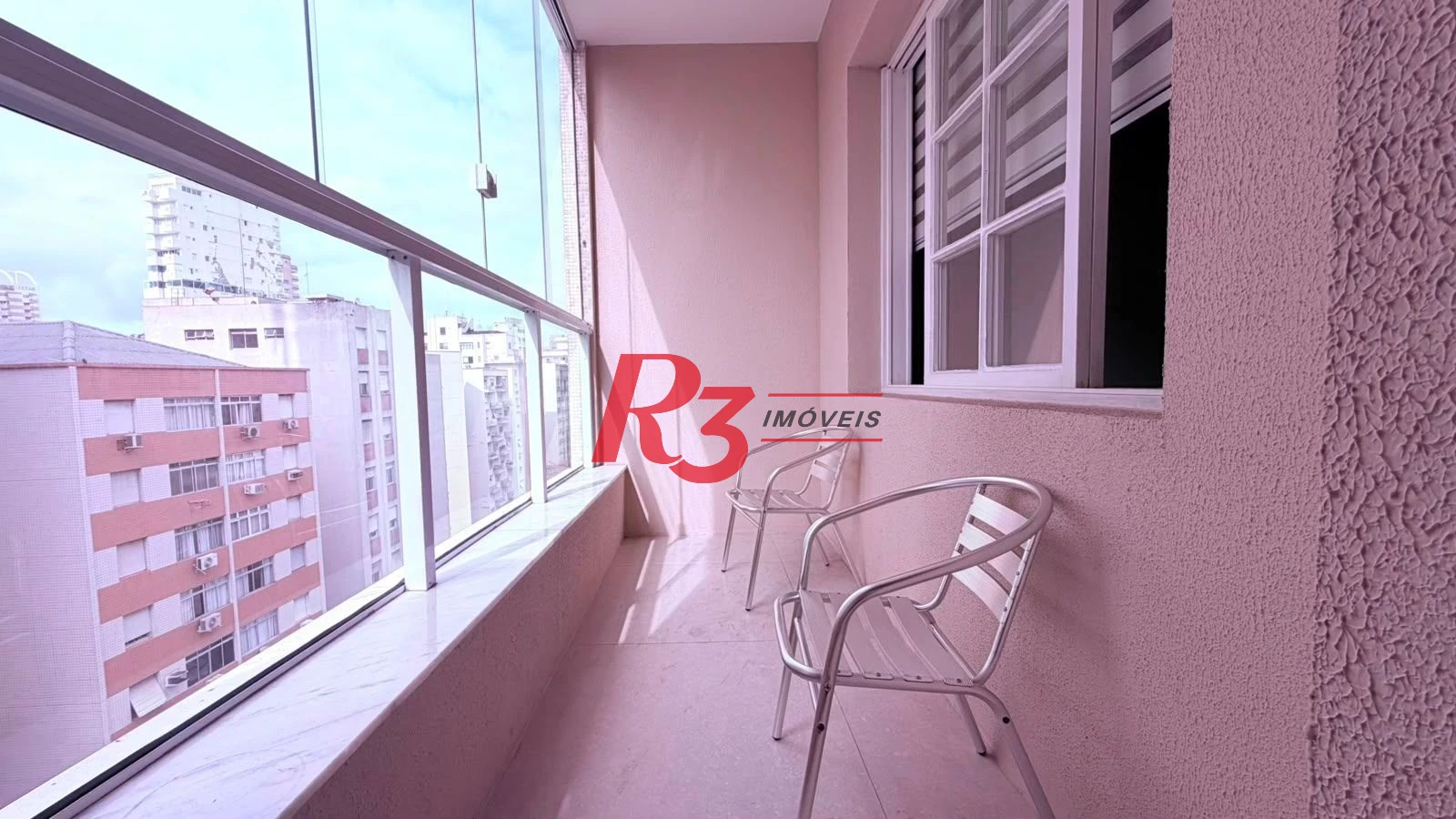 Apartamento com 2 dormitórios à venda, 100 m² por R$ 780.000,00 - Gonzaga - Santos/SP