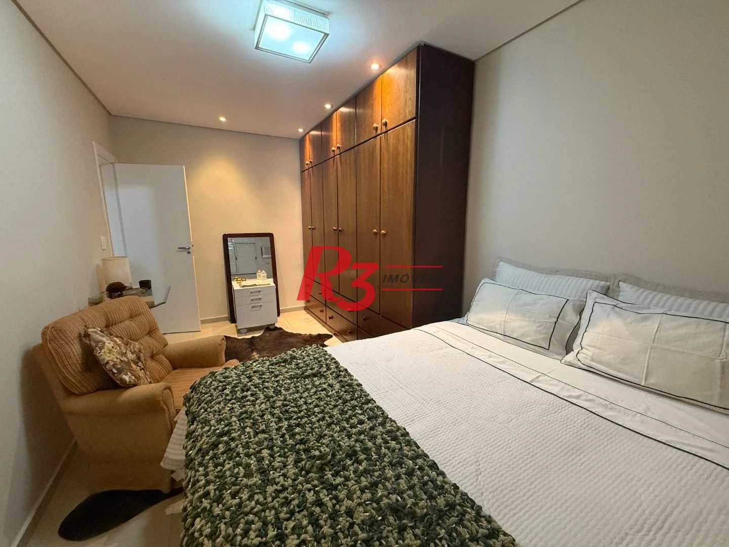 Apartamento com 3 dormitórios à venda, 130 m² por R$ 680.000,00 - Campo Grande - Santos/SP