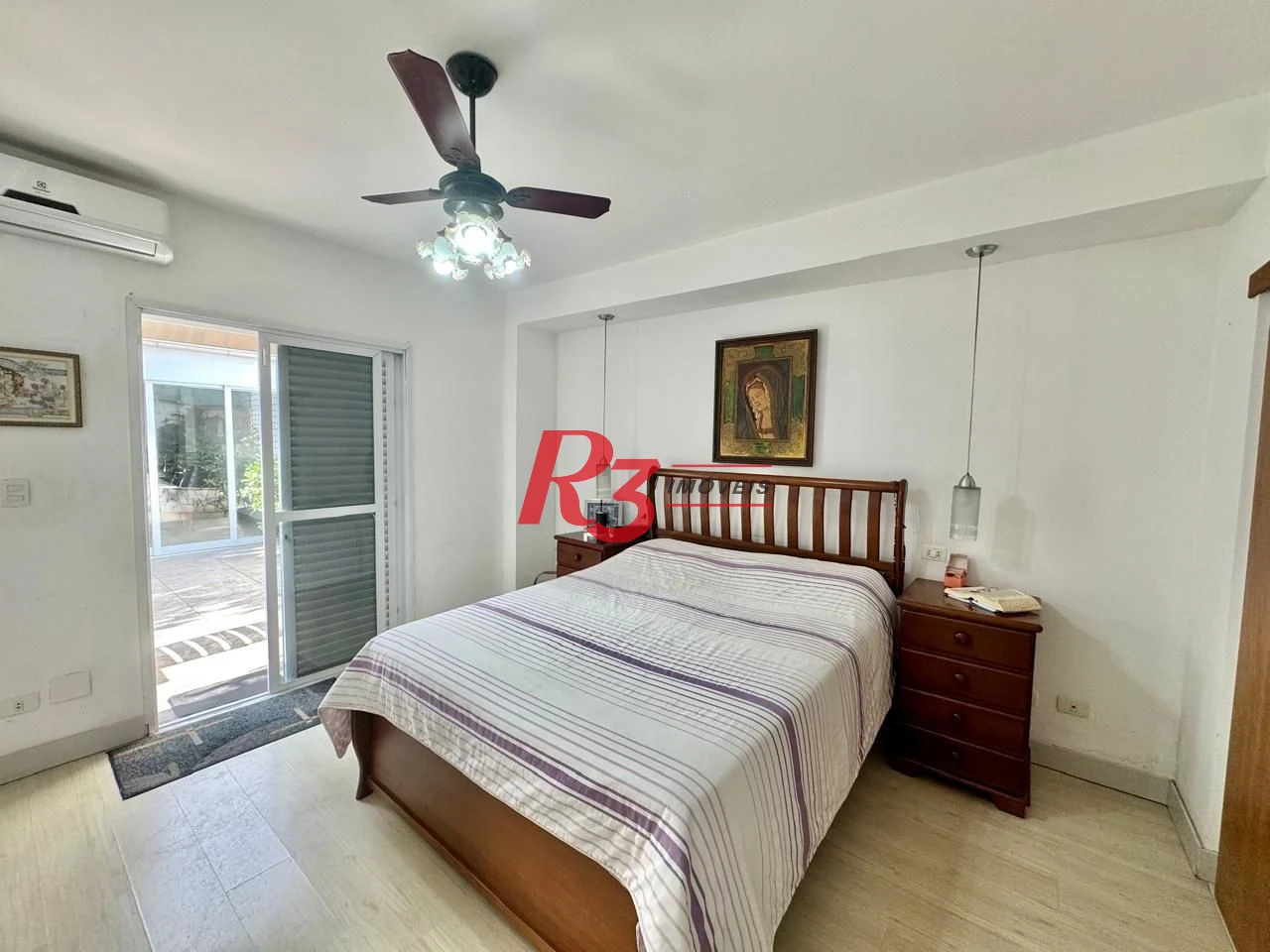 Sobrado com 4 dormitórios à venda, 203 m² por R$ 1.500.000,00 - Estuário - Santos/SP