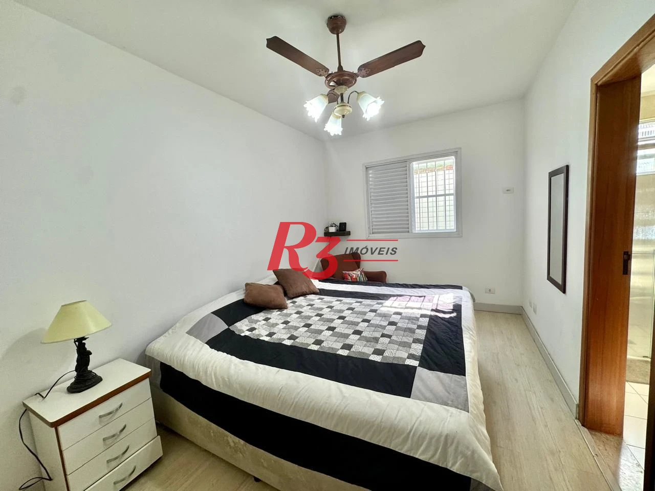 Sobrado com 4 dormitórios à venda, 203 m² por R$ 1.500.000,00 - Estuário - Santos/SP