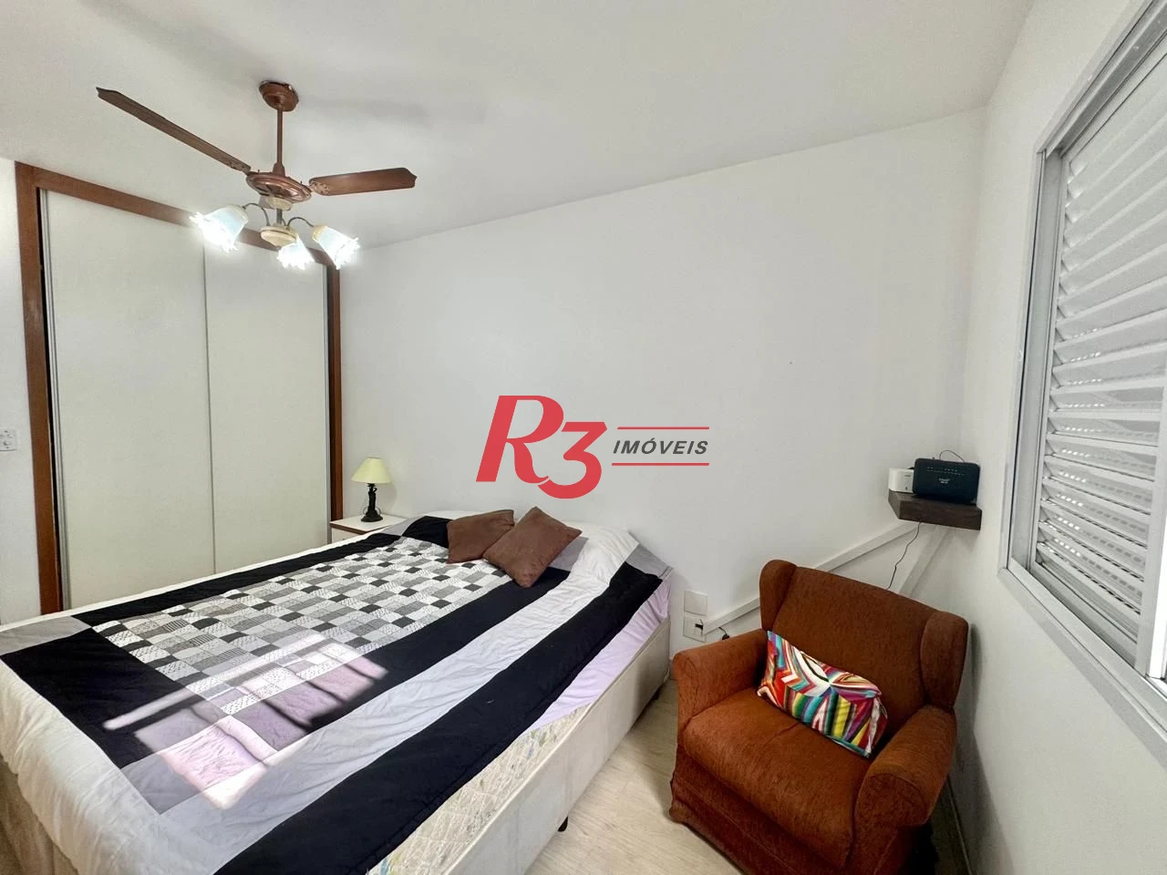 Sobrado com 4 dormitórios à venda, 203 m² por R$ 1.500.000,00 - Estuário - Santos/SP