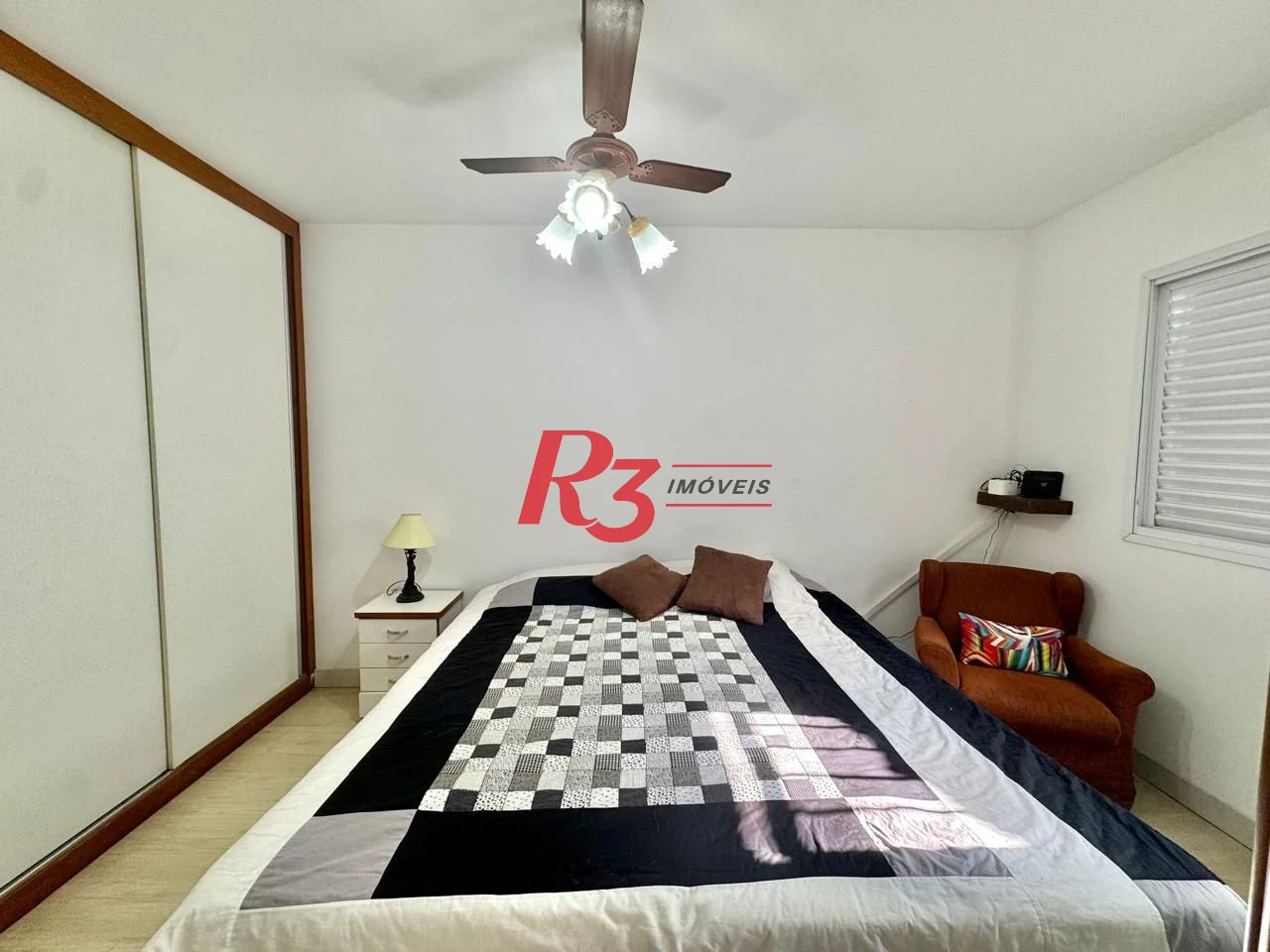 Sobrado com 4 dormitórios à venda, 203 m² por R$ 1.500.000,00 - Estuário - Santos/SP