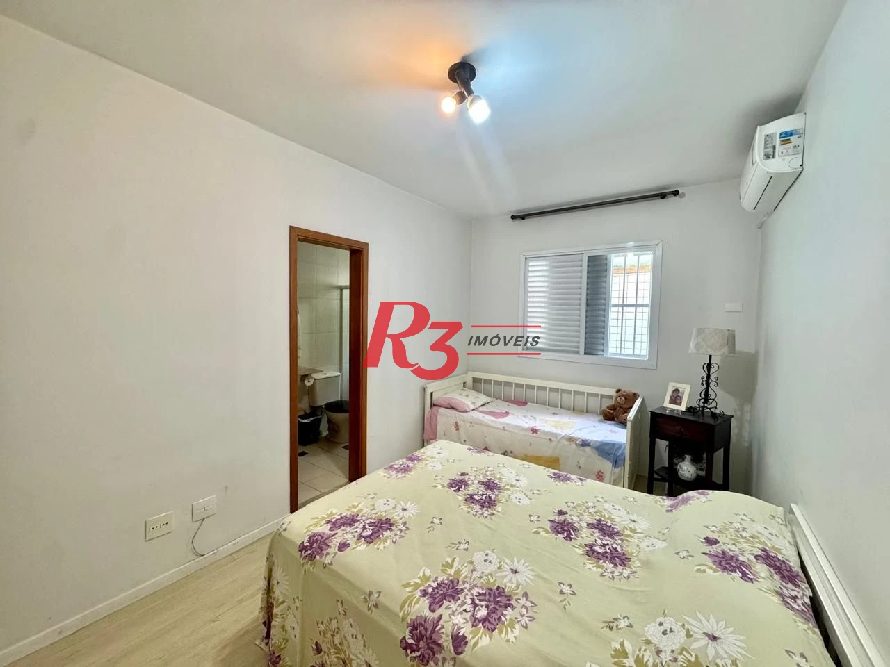 Sobrado com 4 dormitórios à venda, 203 m² por R$ 1.500.000,00 - Estuário - Santos/SP